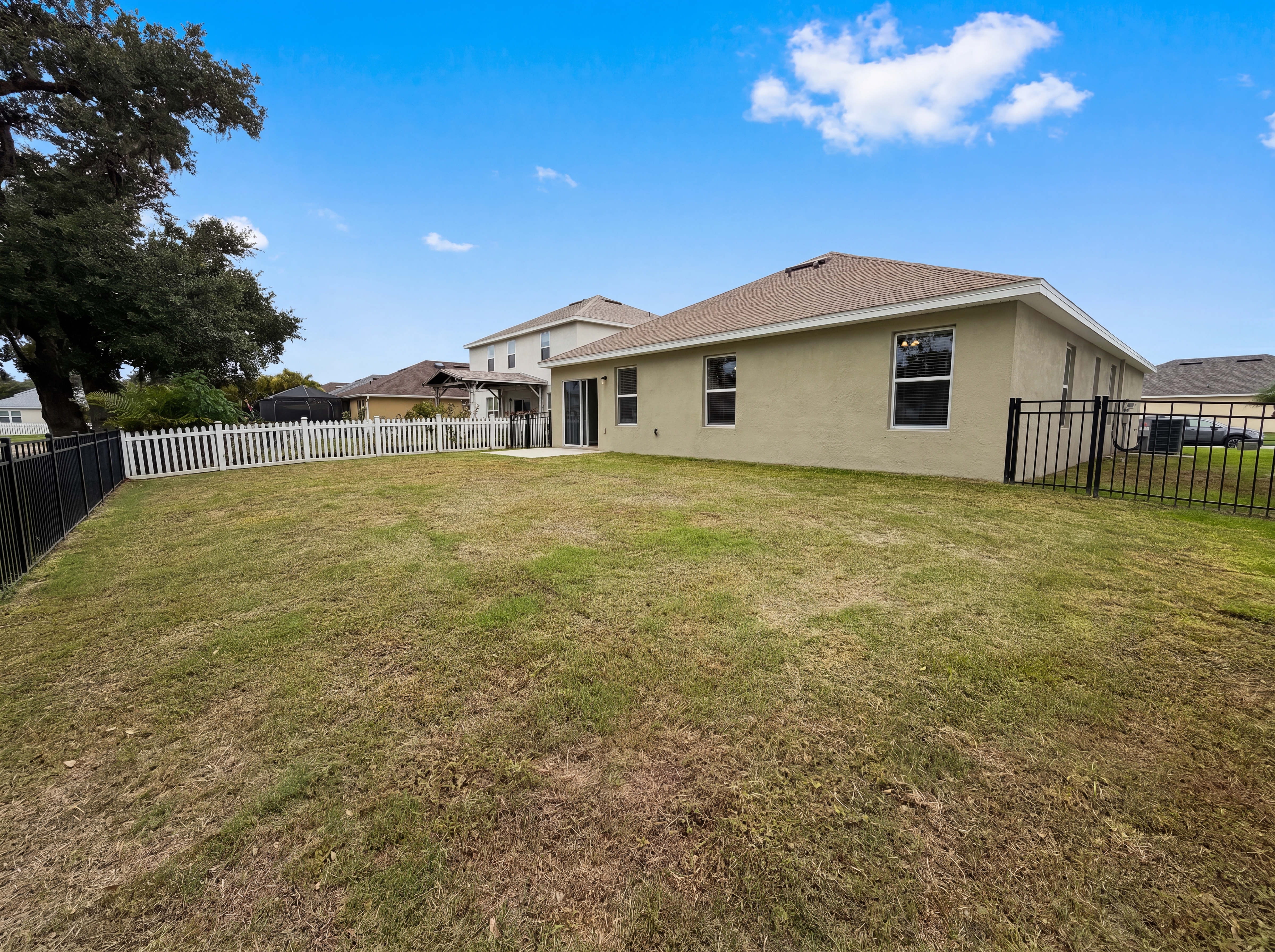 Photo 23 of 25 of 5805 71st St E, Palmetto, FL