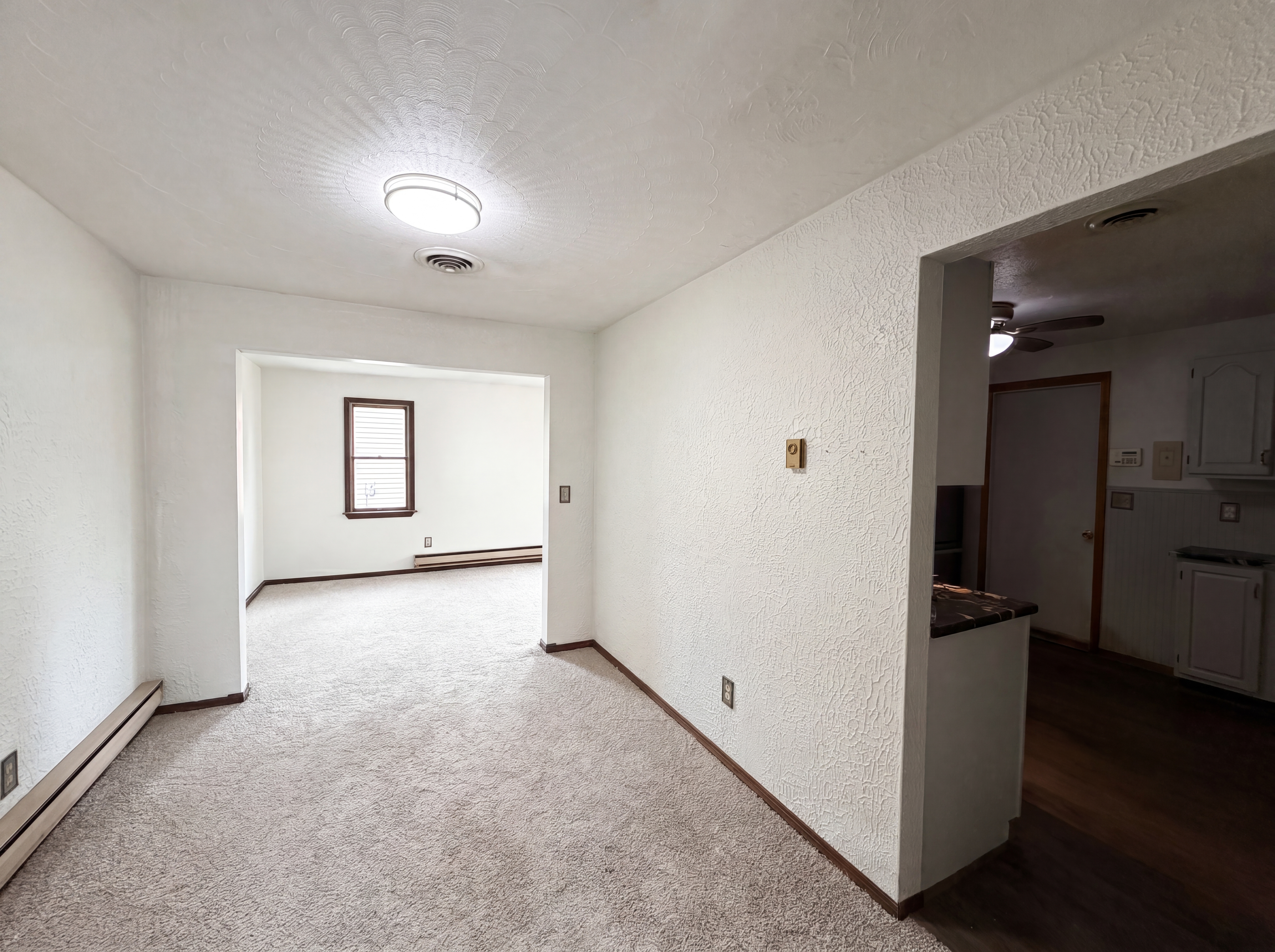 Photo 7 of 25 of 1015 Kingsway Dr, Lorain, OH