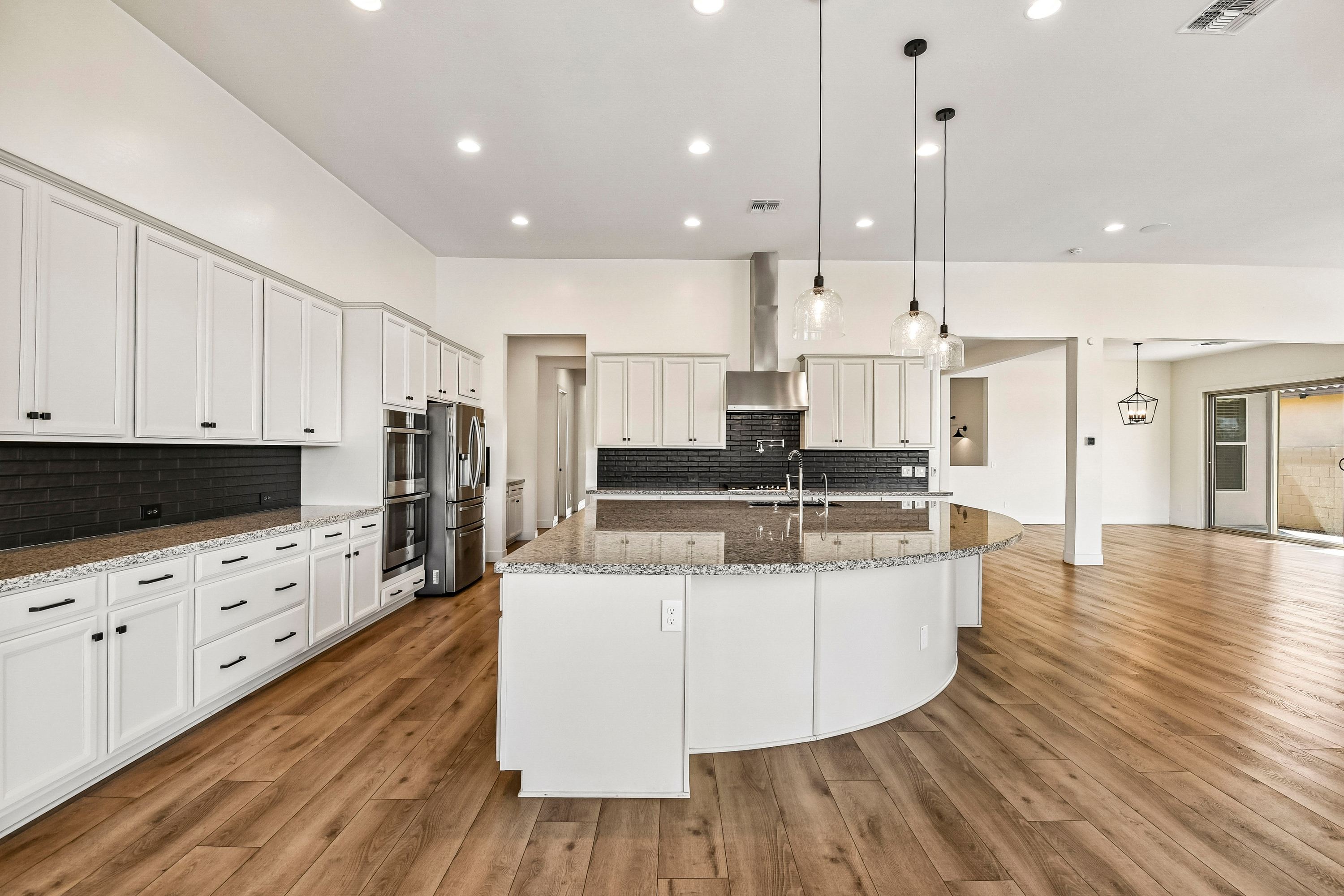 Photo 2 of 32 of 6138 S Granite St, Gilbert, AZ