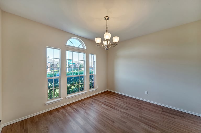 Photo 15 of 27 - 11121 Hawks Landing Rd, Haslet, TX 76052