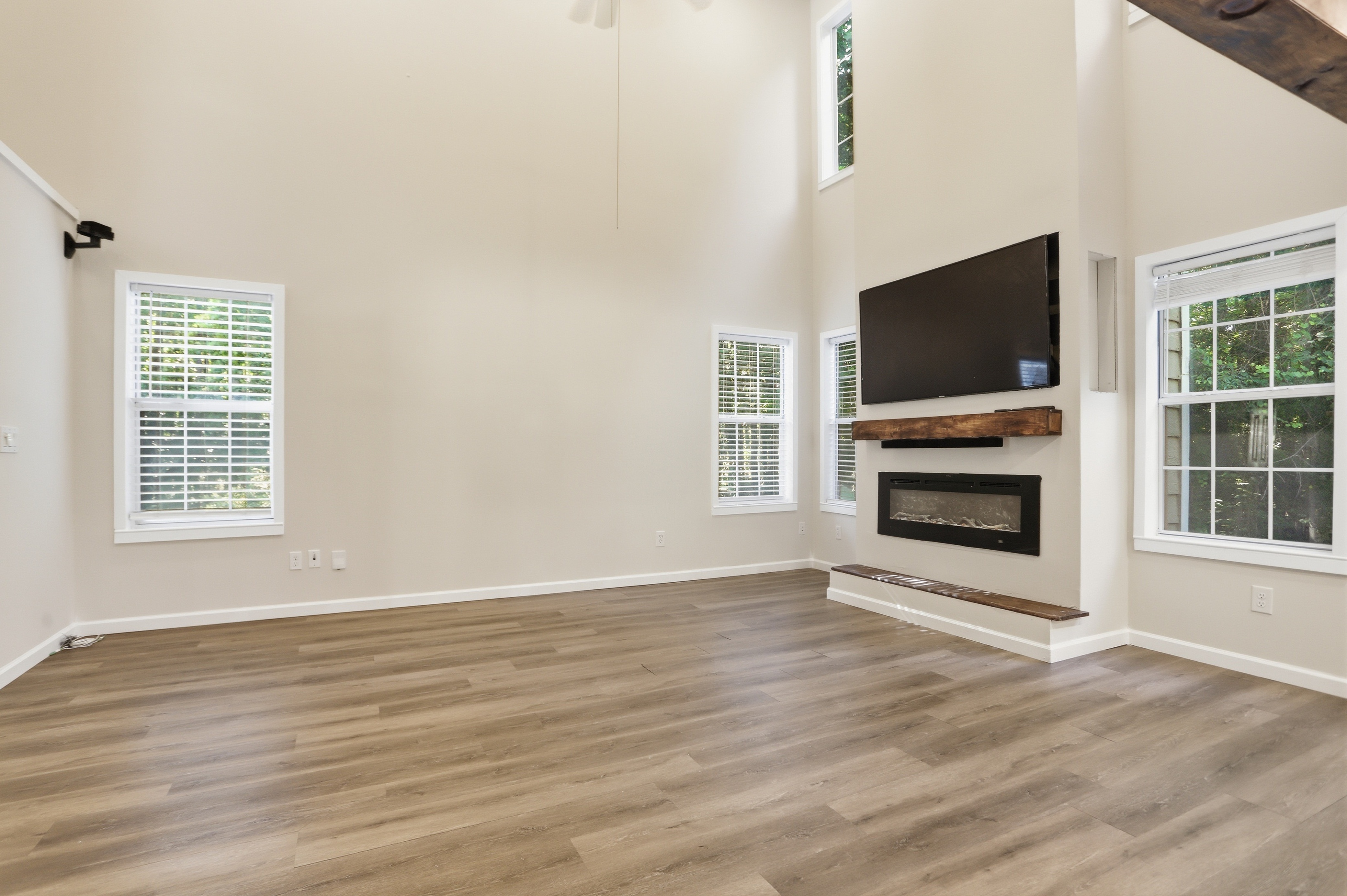 Photo 9 of 34 of 3566 Dyer Parke Ln SW, Marietta, GA