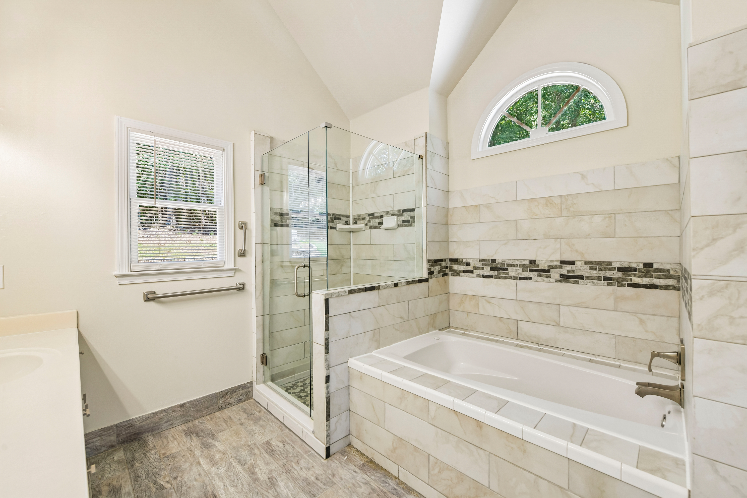 Photo 16 of 33 of 6608 Windbrook Way, Flowery Branch, GA
