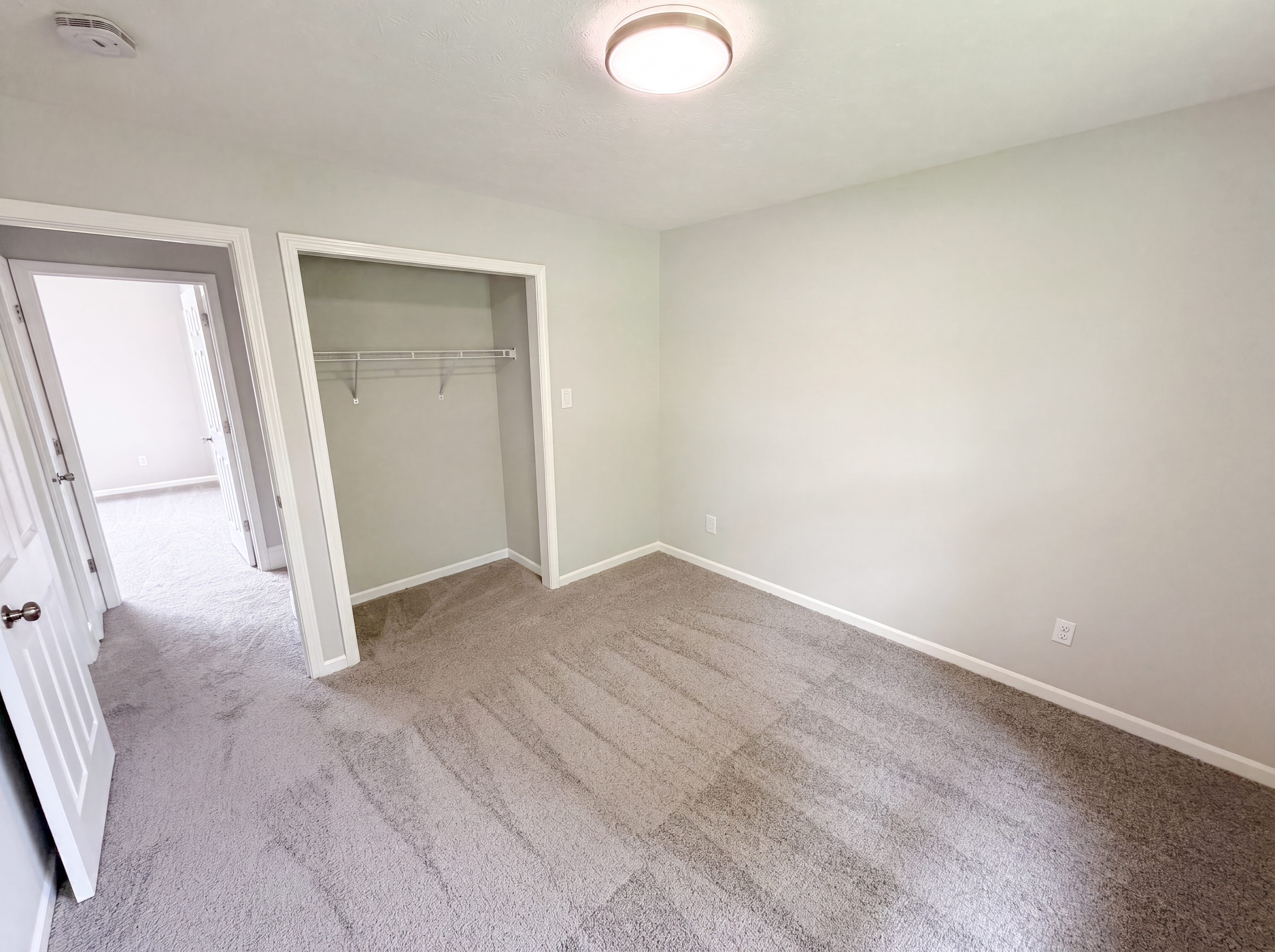 Photo 10 of 20 of 8058 Cherrybark Dr, Indianapolis, IN