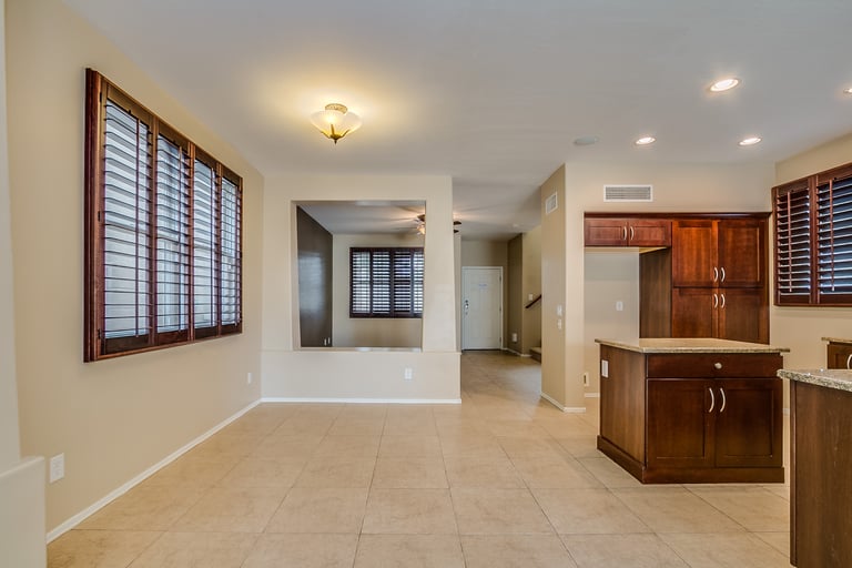 Photo 7 of 34 - 2230 E Wayland Dr, Phoenix, AZ 85040