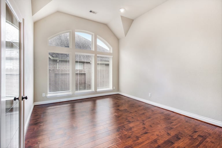 Photo 9 of 17 - 6433 Delta Crossing Ct, Rosenberg, TX 77471