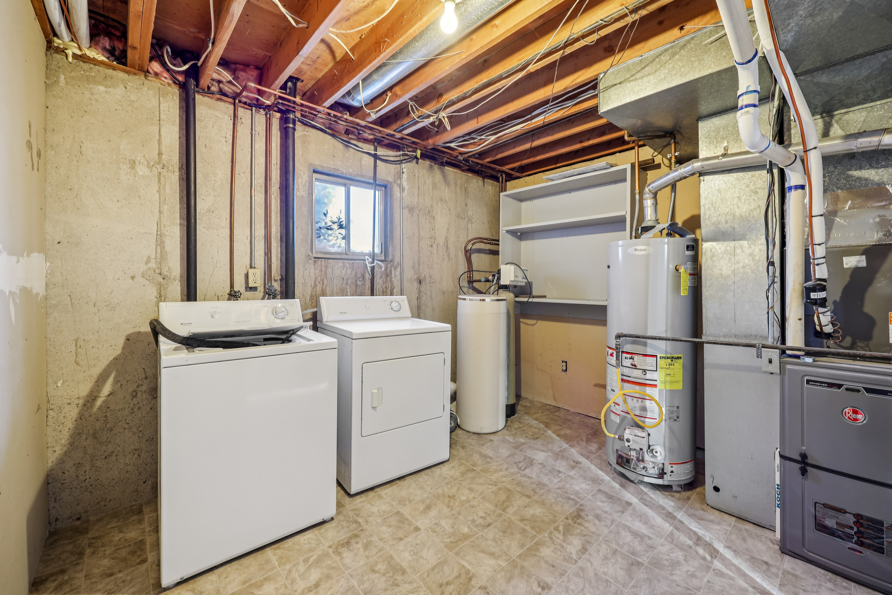 Photo 33 of 40 of 3020 W Rosa Vista Dr, Taylorsville, UT