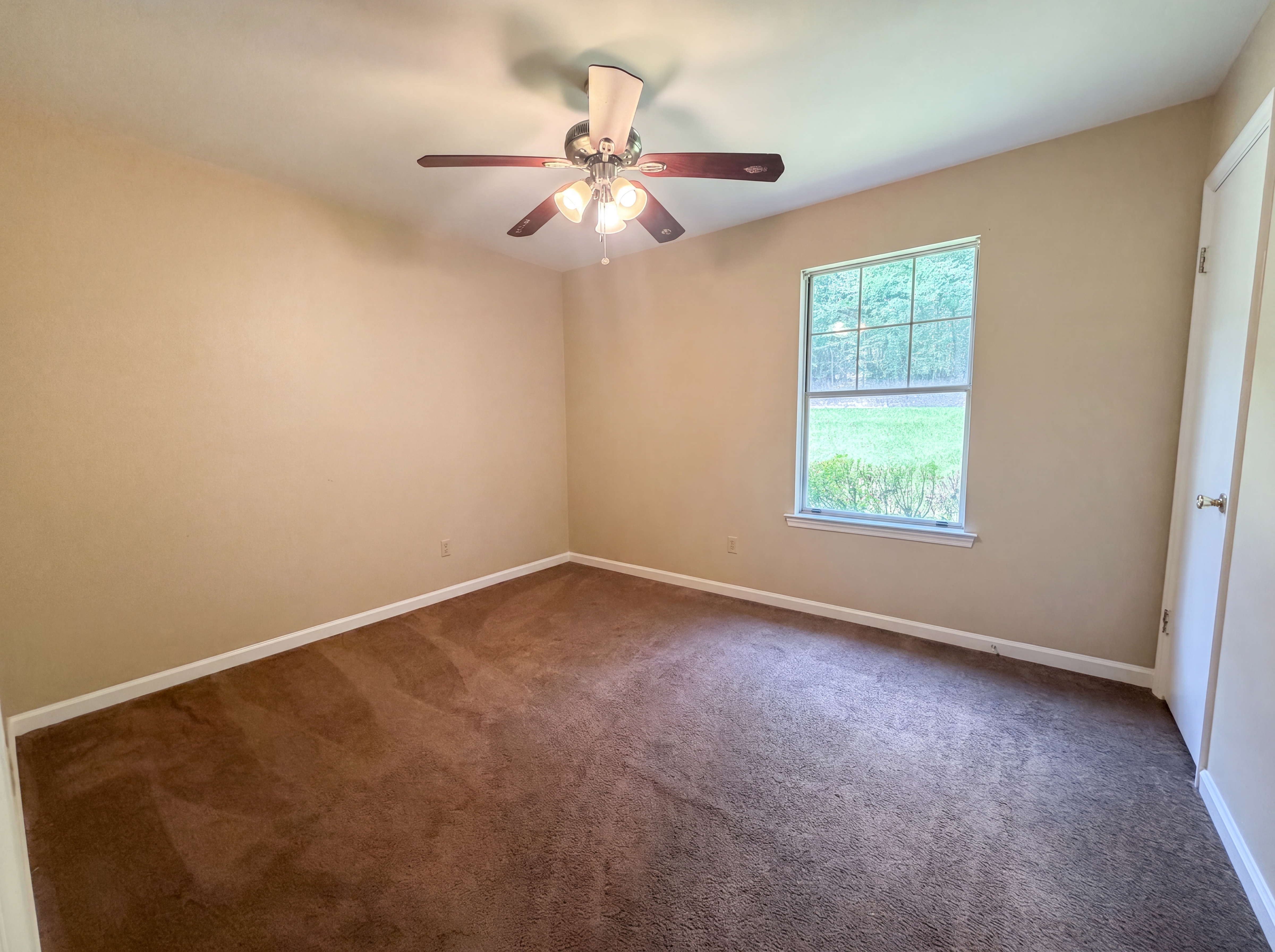 Photo 4 of 21 of 2813 Wood Dr NE, Center Point, AL