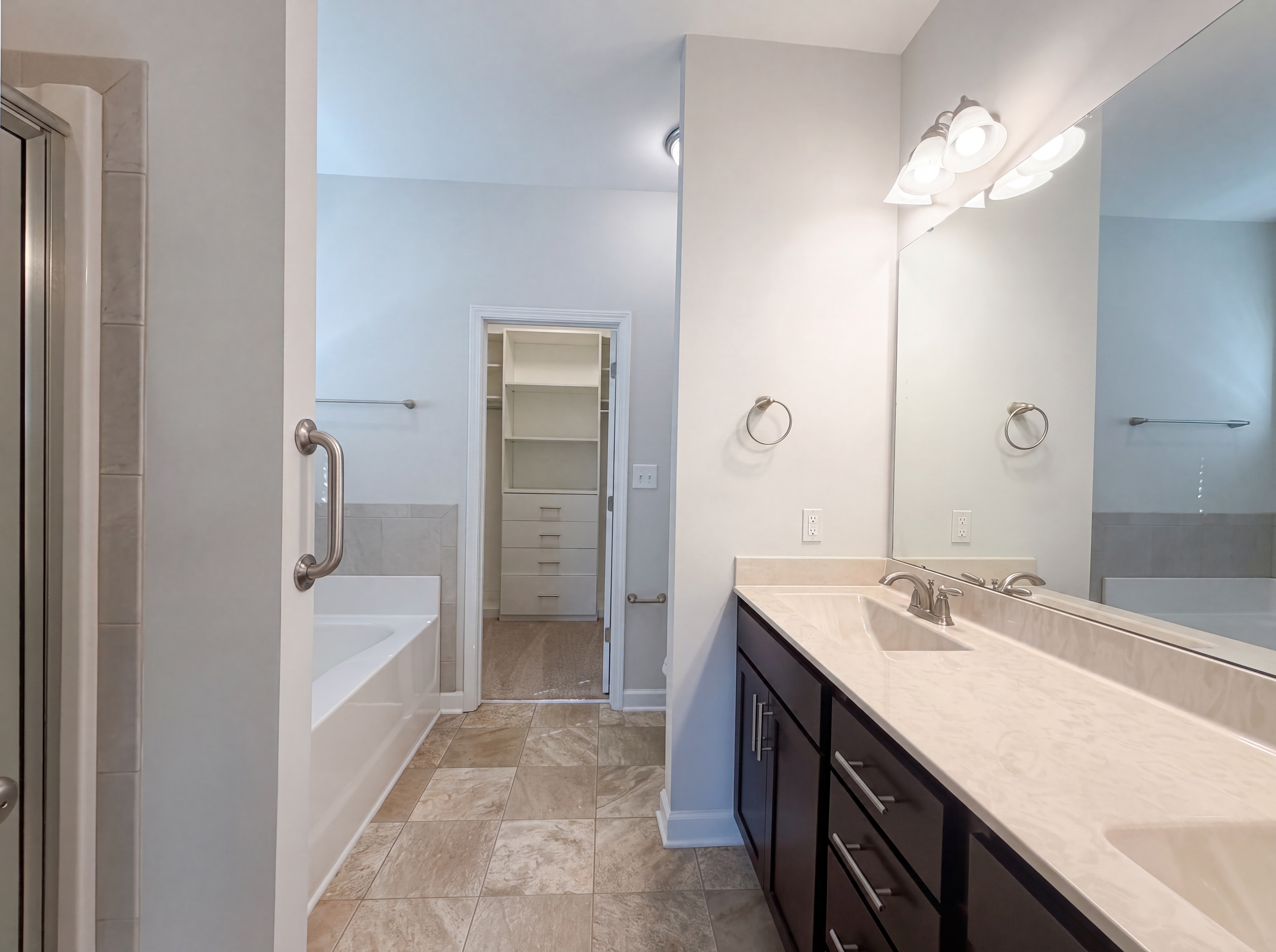 Photo 11 of 21 of 136 Dellmar Dr, RAEFORD, NC