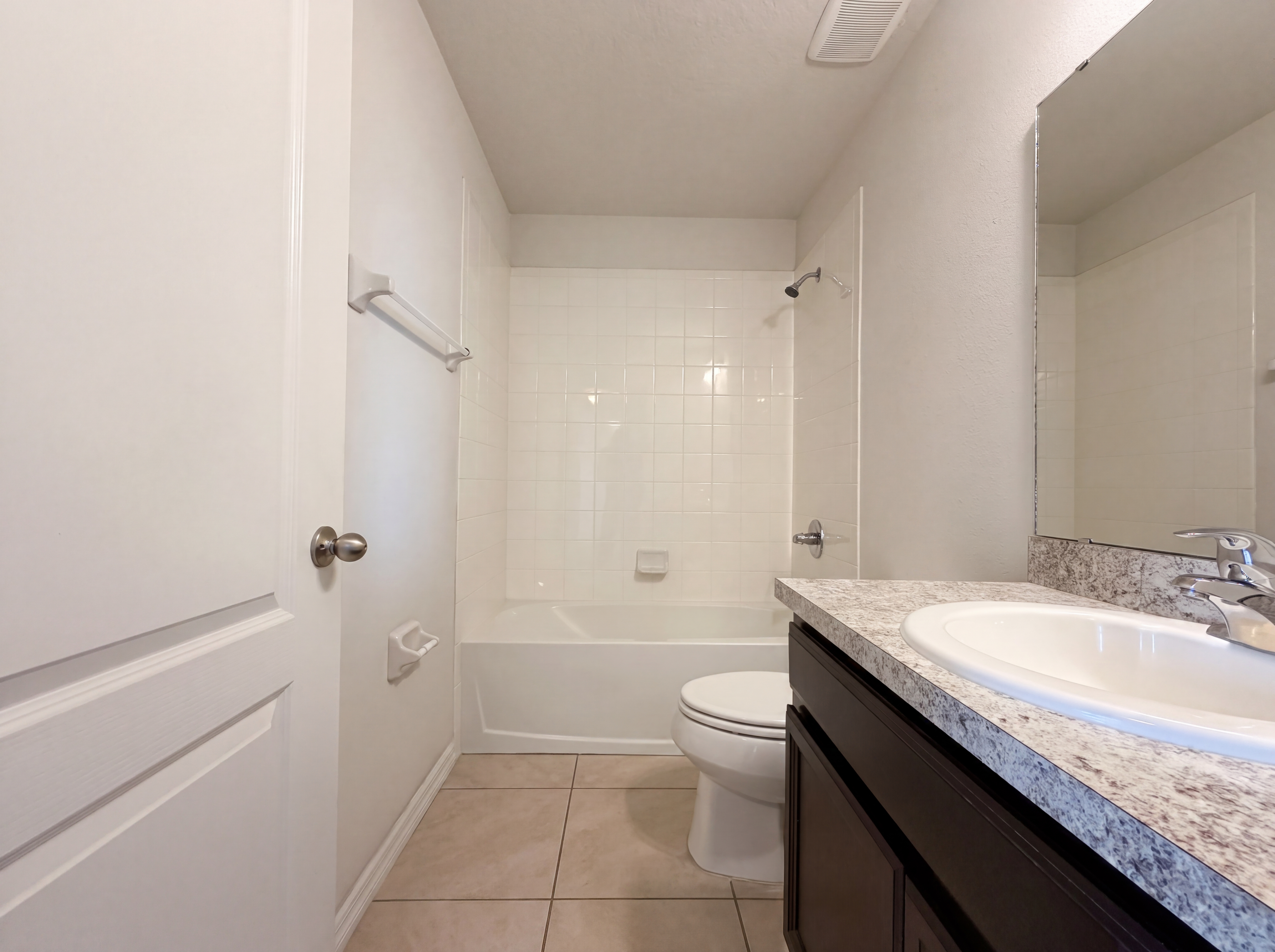 Photo 18 of 32 of 14405 Scottburgh Glen Dr, Wimauma, FL