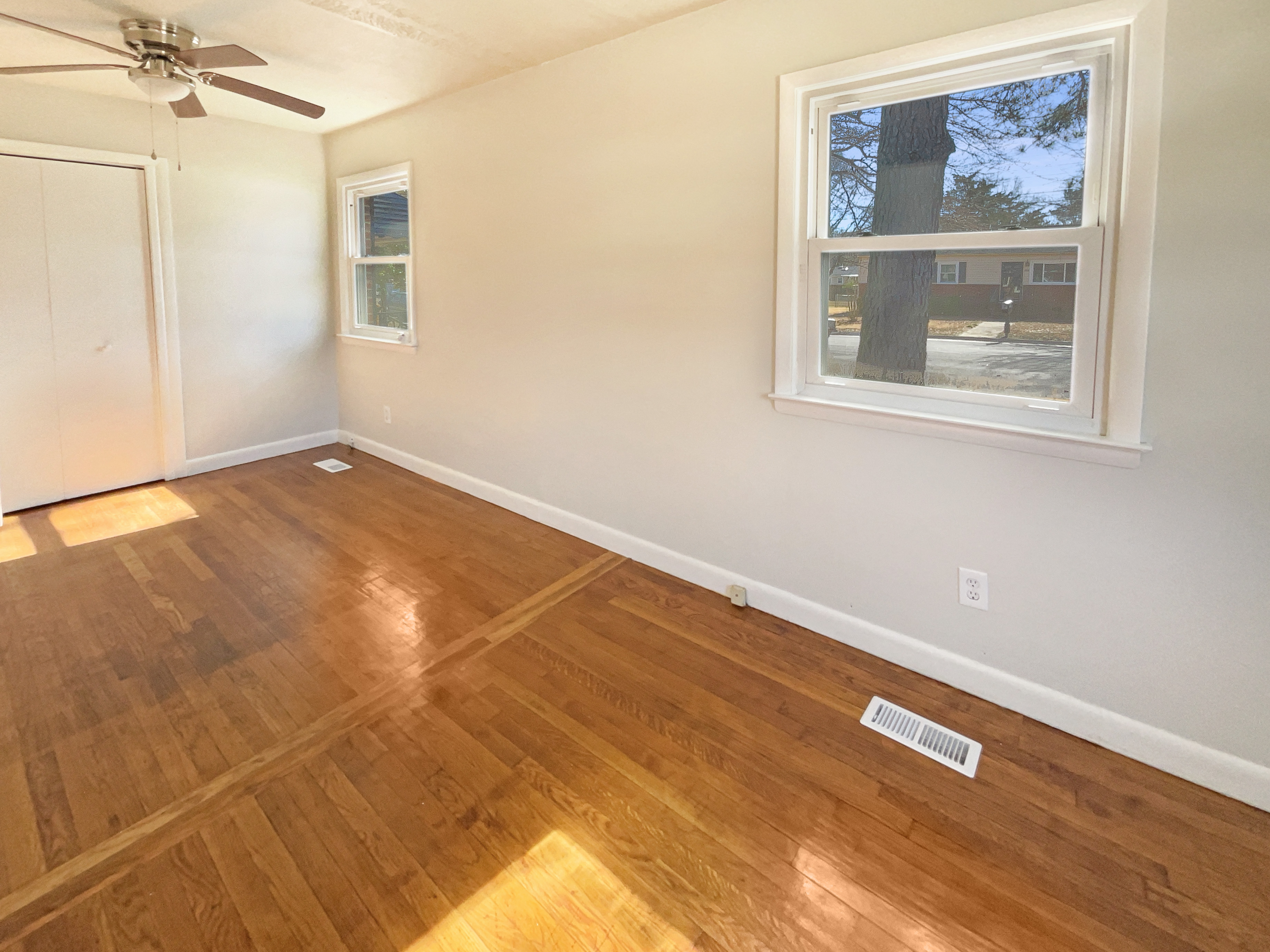 Photo 14 of 30 of 2807 Clingman St, Hopewell, VA