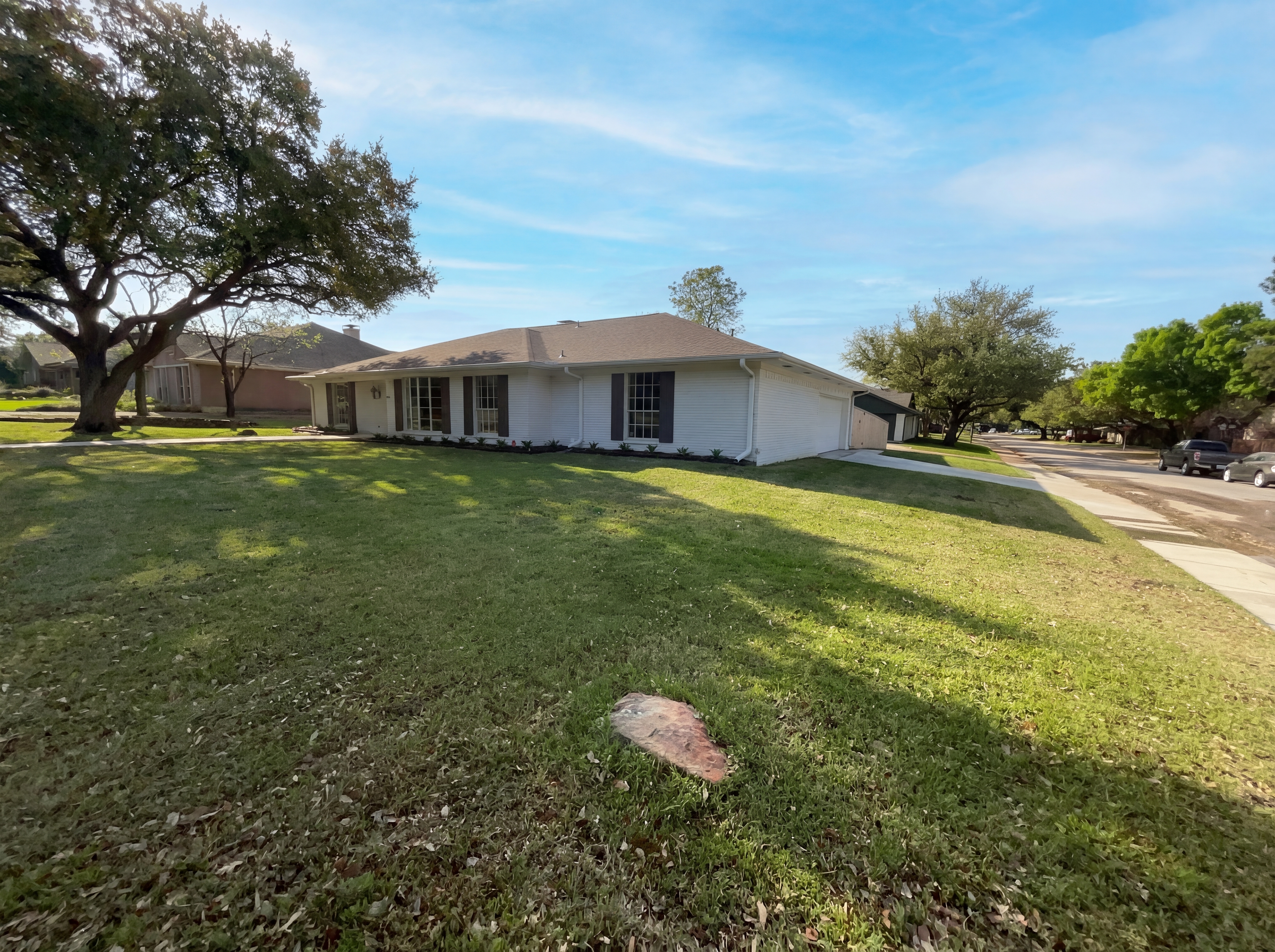 Photo 16 of 19 of 2800 N Surrey Dr, Carrollton, TX