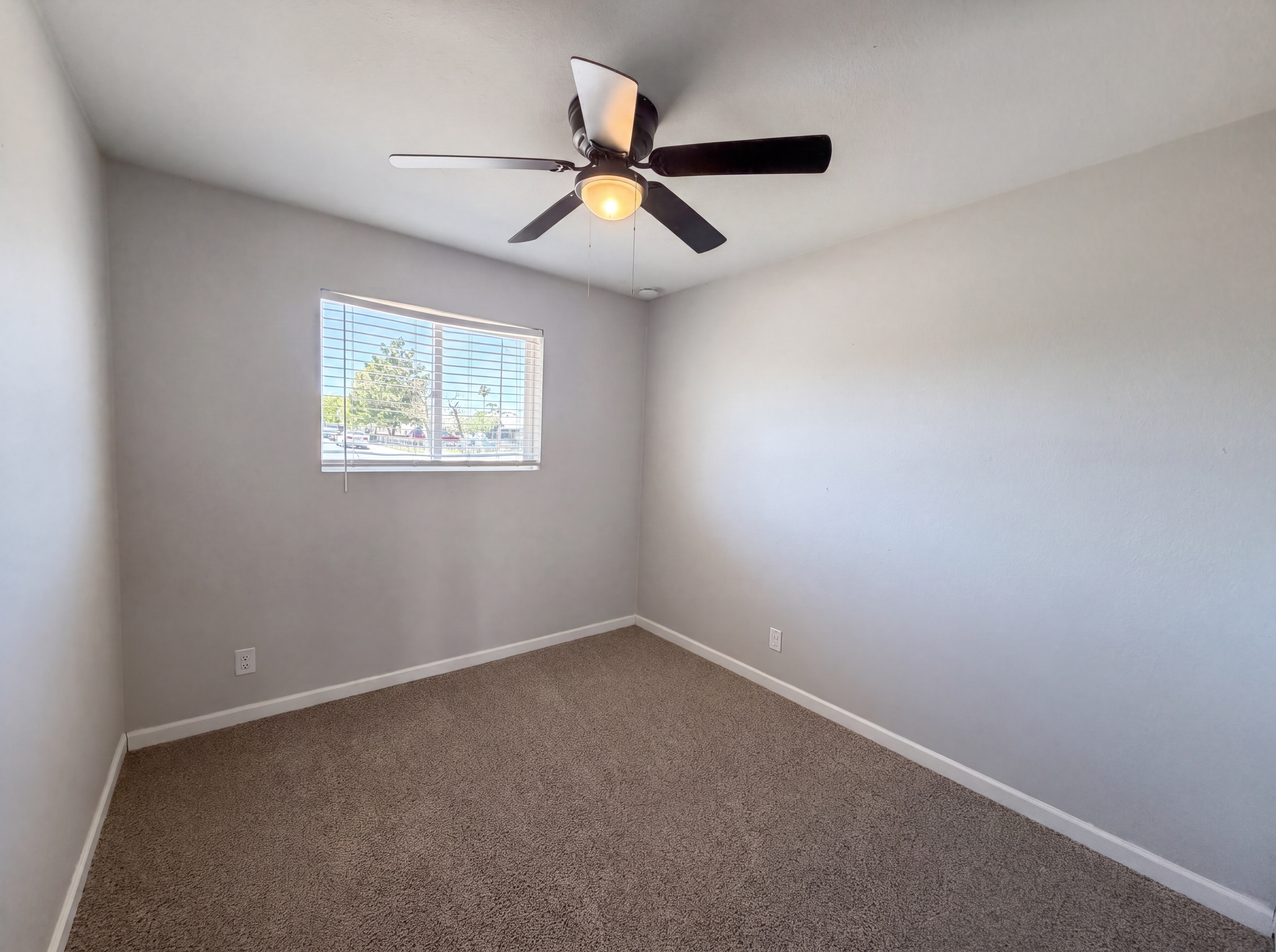 Photo 14 of 29 of 8631 S 6th St, Phoenix, AZ