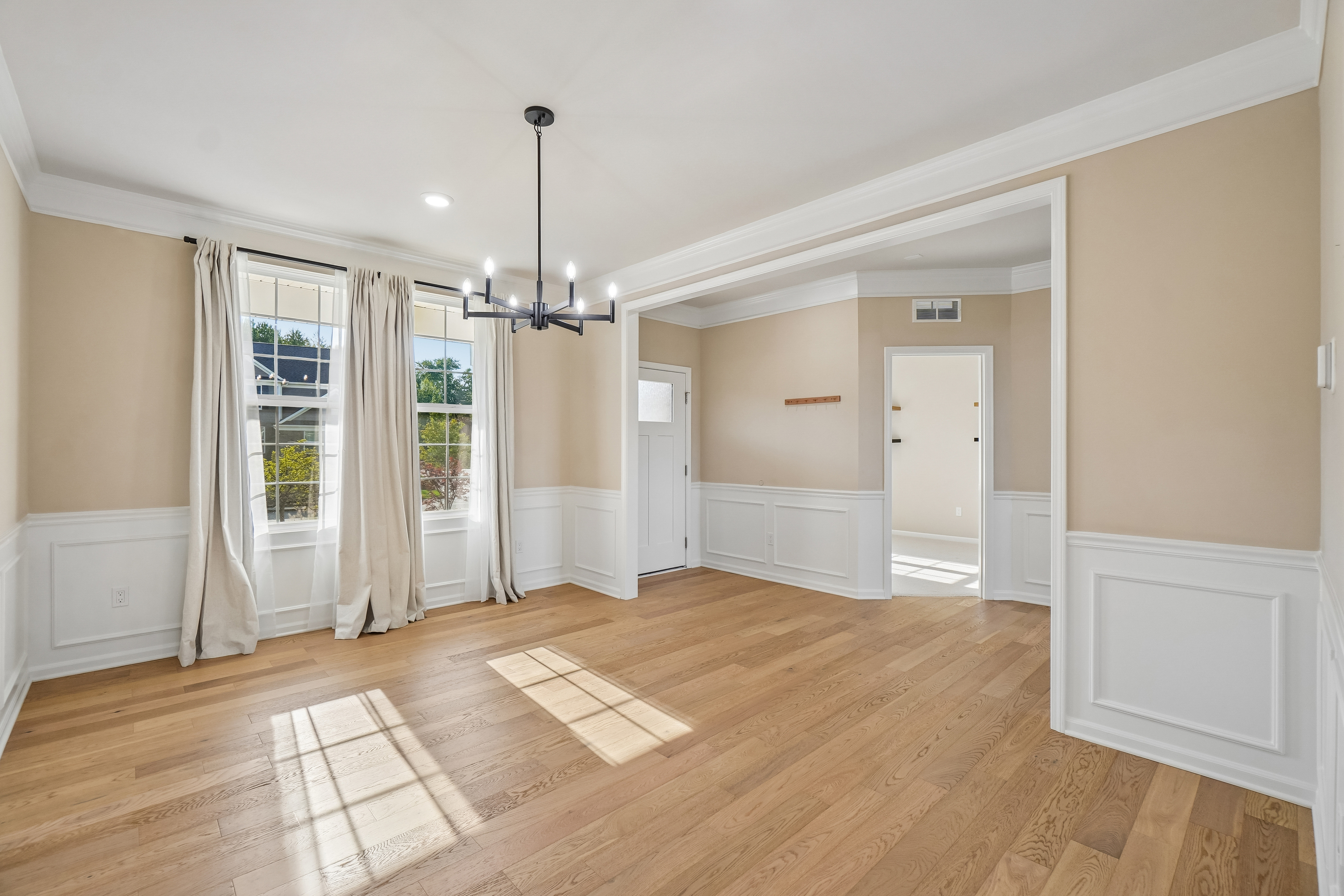 Photo 8 of 61 of 20942 Torbay Dr, Northville, MI