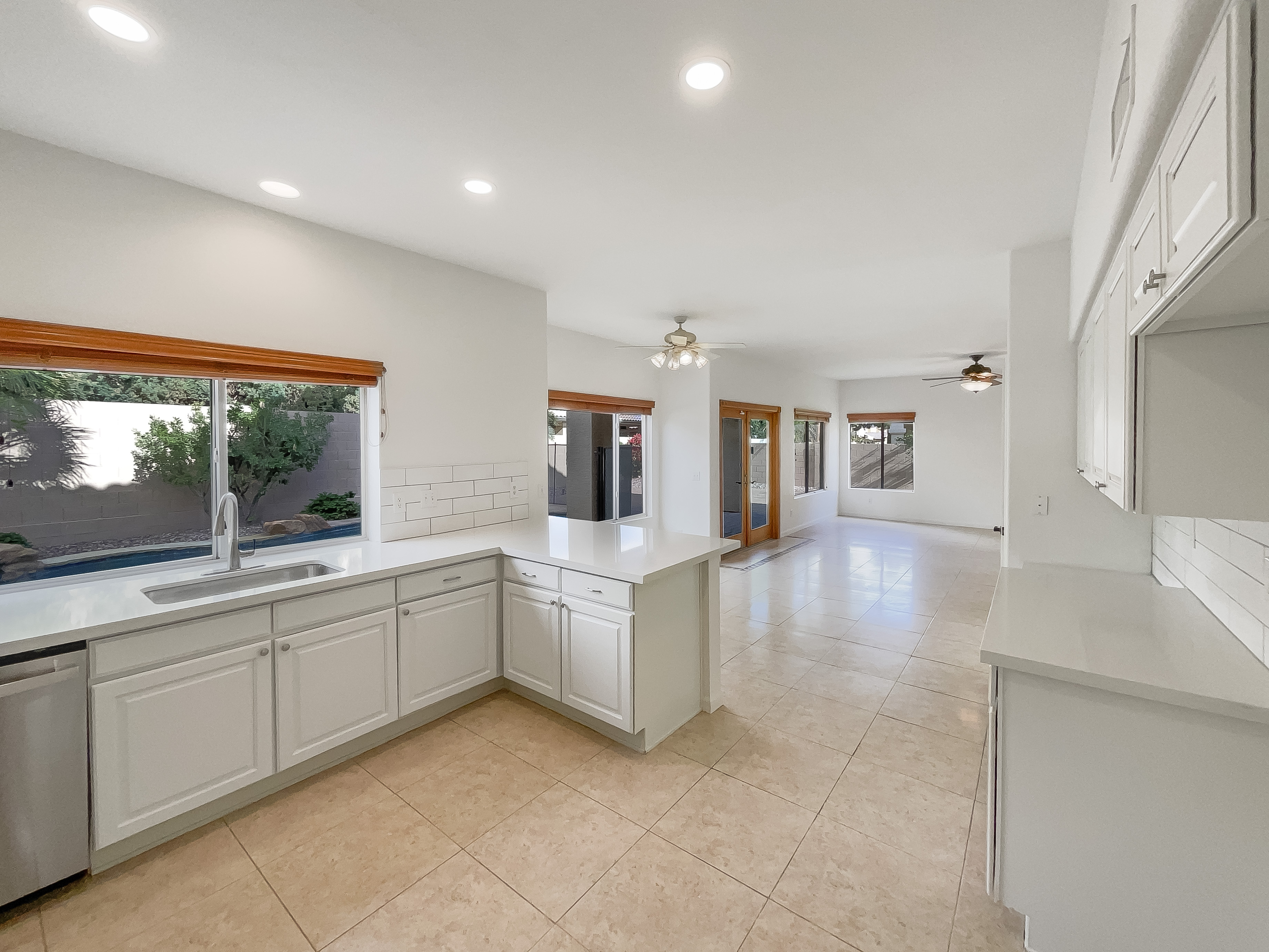 Photo 7 of 26 of 1616 E Glenhaven Dr, Phoenix, AZ