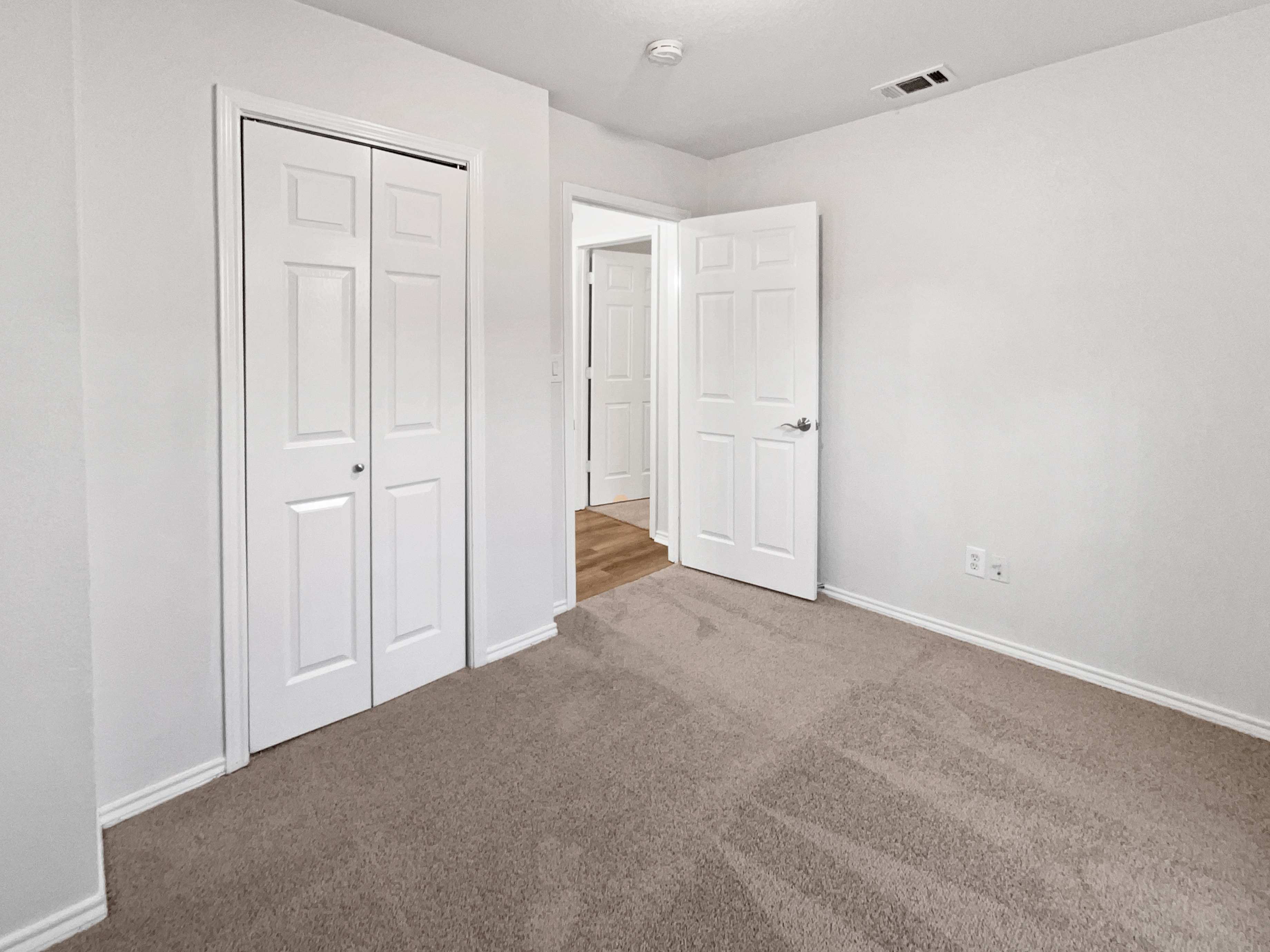 Photo 9 of 16 of 4346 Hamilton Ave, Dallas, TX