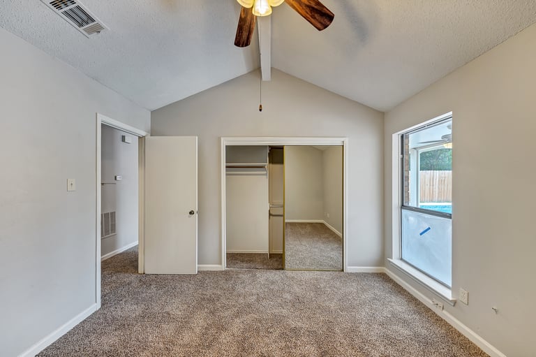 Photo 16 of 20 - 2317 Chestnut Way, Bedford, TX 76022