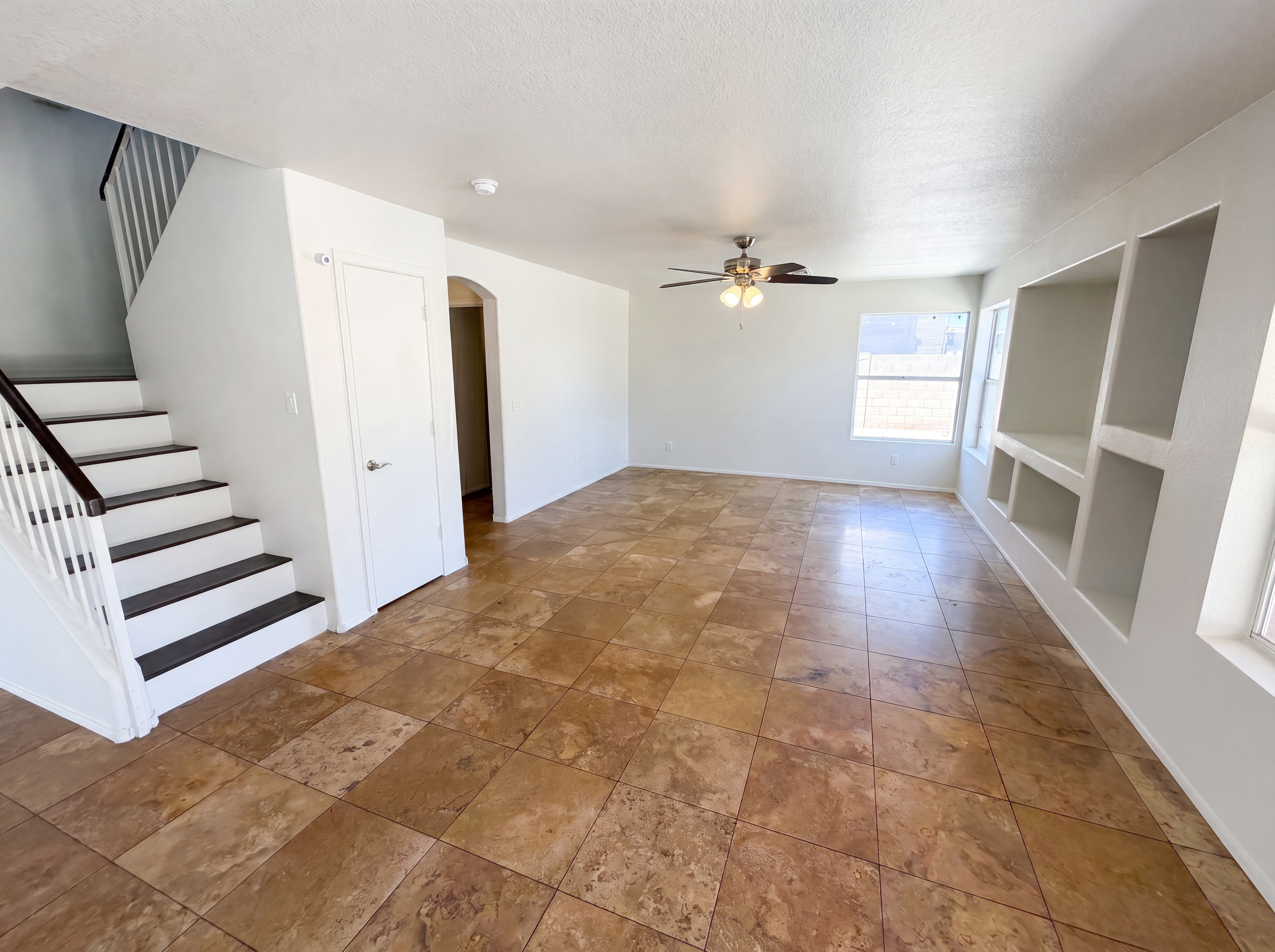 Photo 10 of 29 of 10860 W Lone Cactus Dr, Peoria, AZ