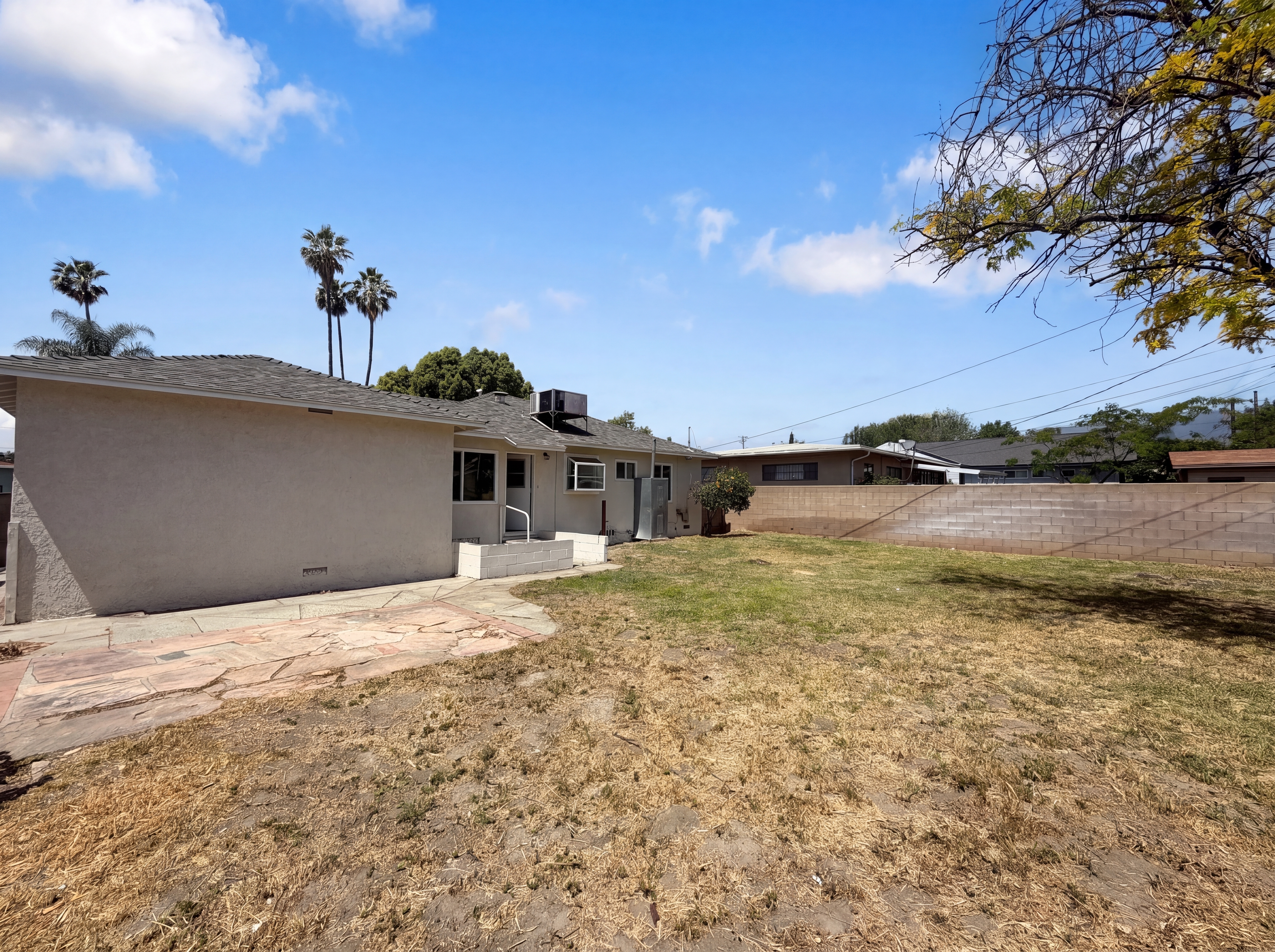 Photo 5 of 26 of 1441 Pepper Tree Ln, San Bernardino, CA