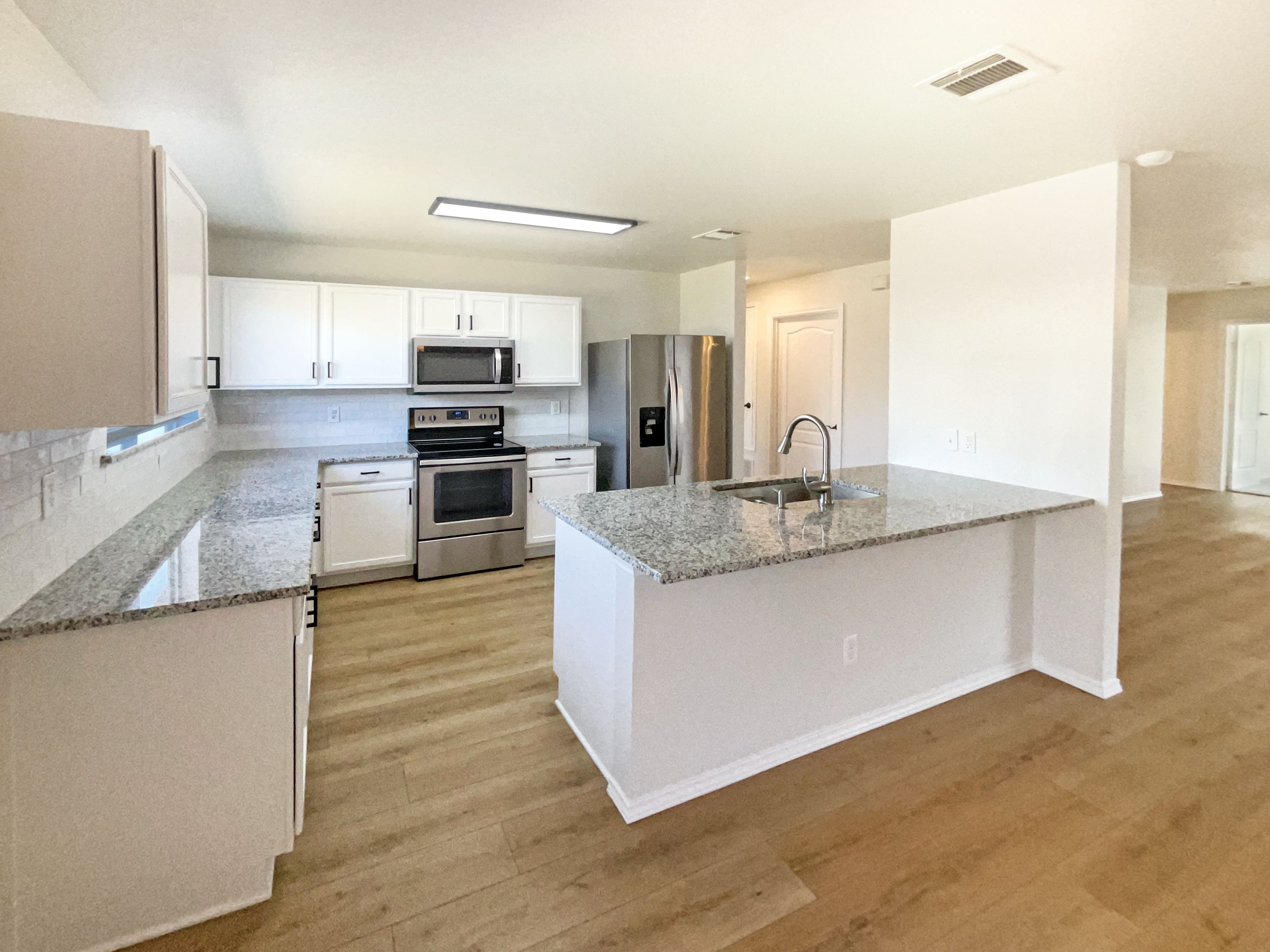 Photo 18 of 24 of 2019 Kingsbridge Dr, Heartland, TX