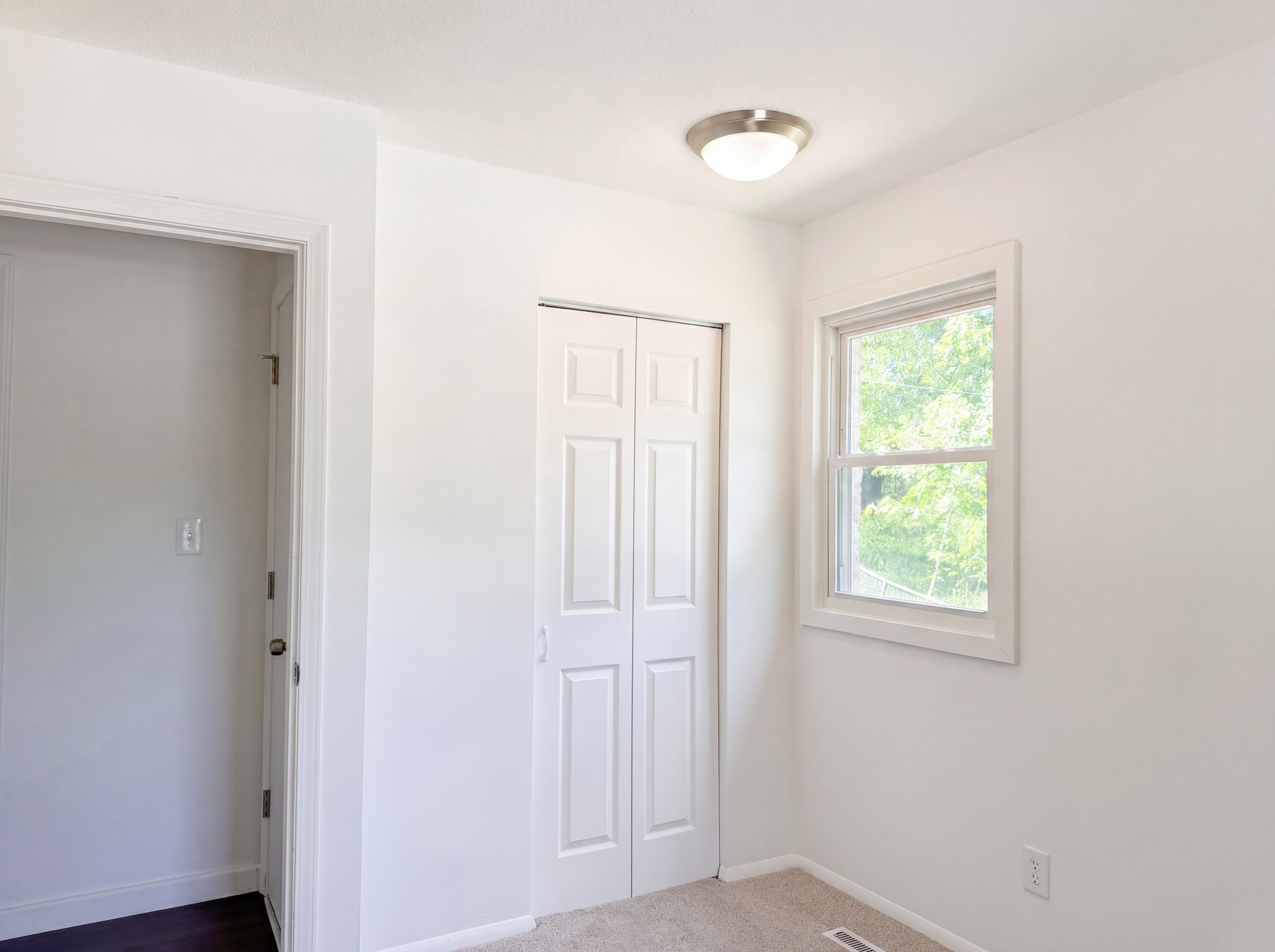 Photo 10 of 18 of 16517 E 35th Street Ct, Independence, MO