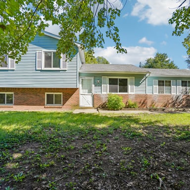 Property photo 1 of 10153 Ashton St