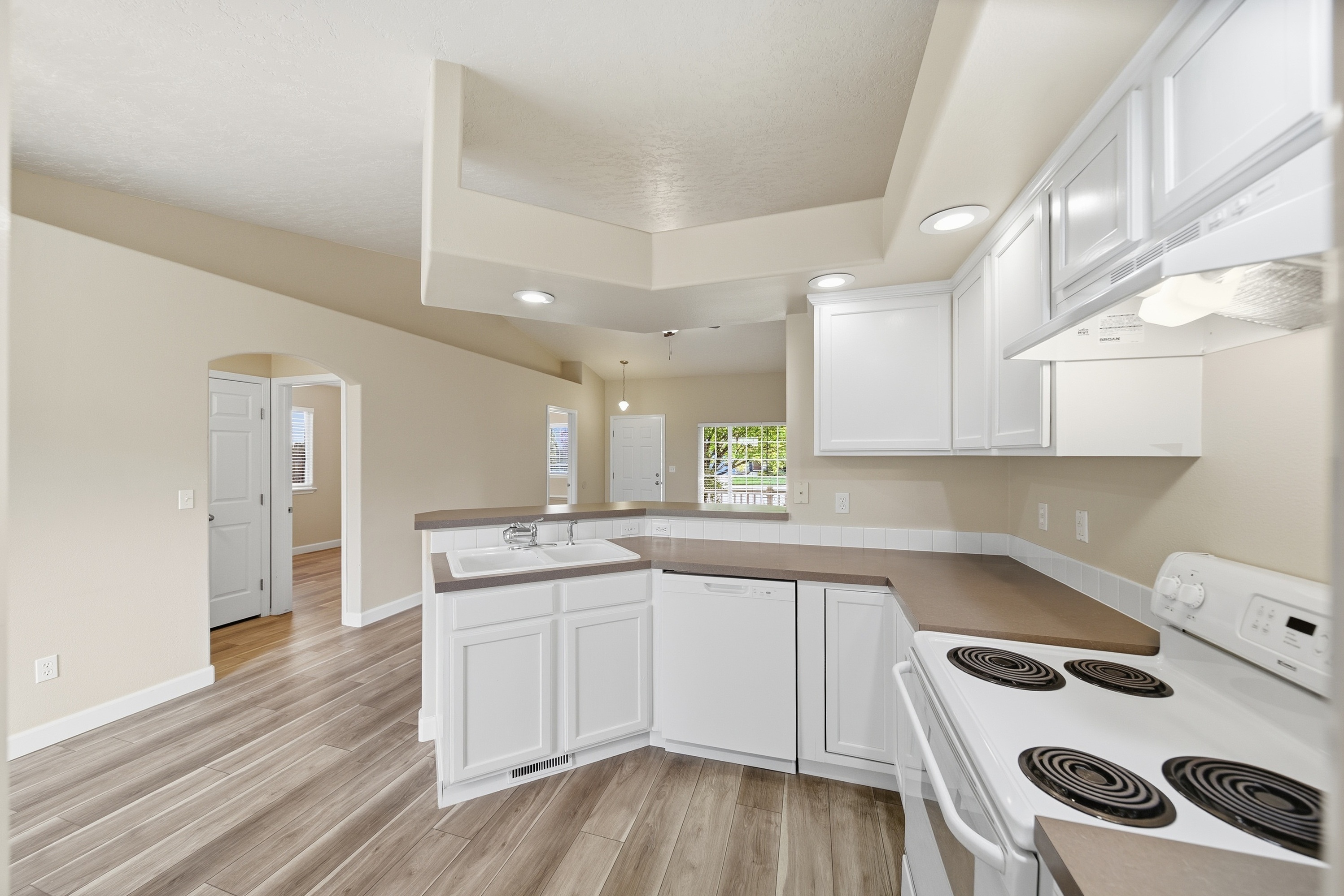 Photo 7 of 28 of 2059 N Eureka Ave, Meridian, ID