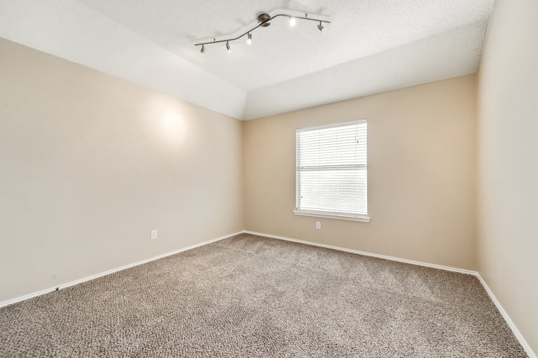 Photo 20 of 27 - 3927 Willow Bend Dr, The Colony, TX 75056
