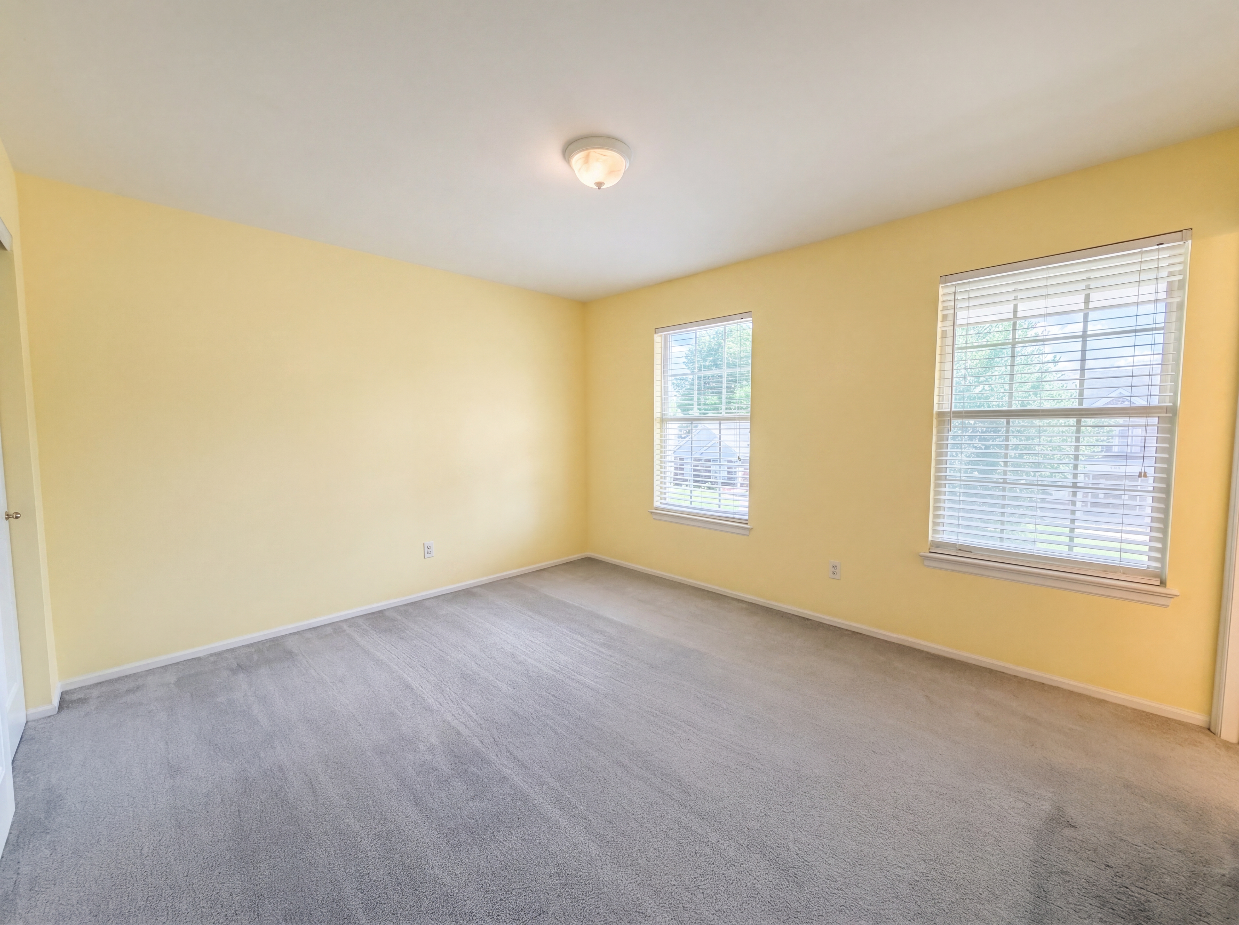 Photo 16 of 33 of 1311 Norwood Hills Dr, O Fallon, MO