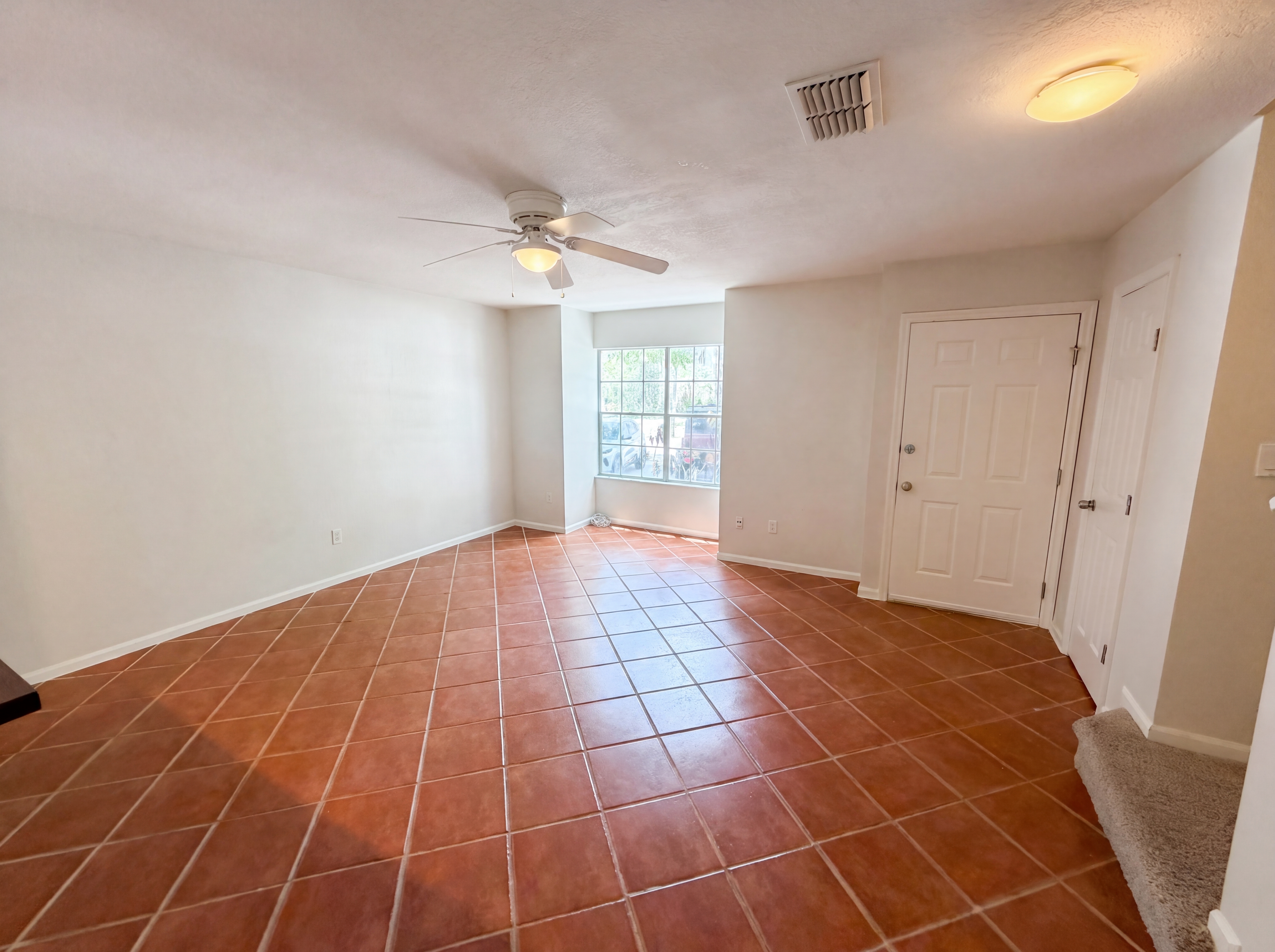 Photo 3 of 26 of 510 Green Spring Cir, Winter Springs, FL
