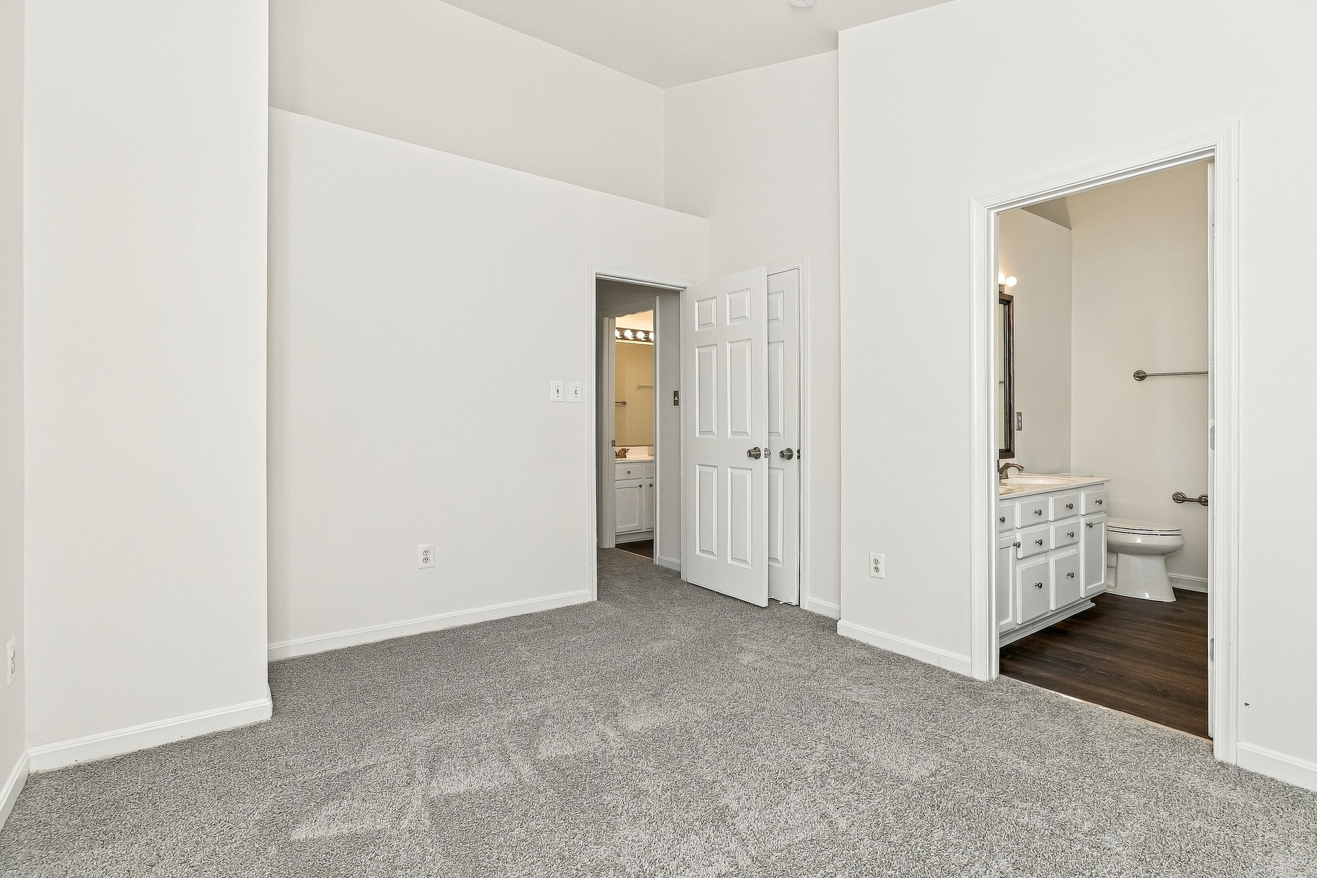 Photo 9 of 23 of 4042 Tahoe Pl, White Plains, MD