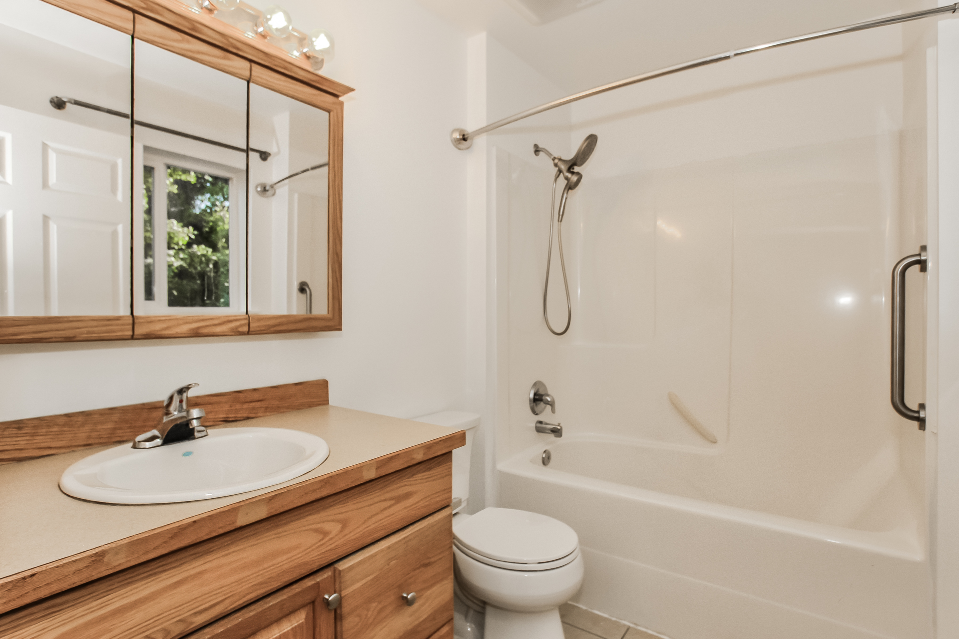 Photo 16 of 21 of 3311 New Hope Cir, Bremerton, WA
