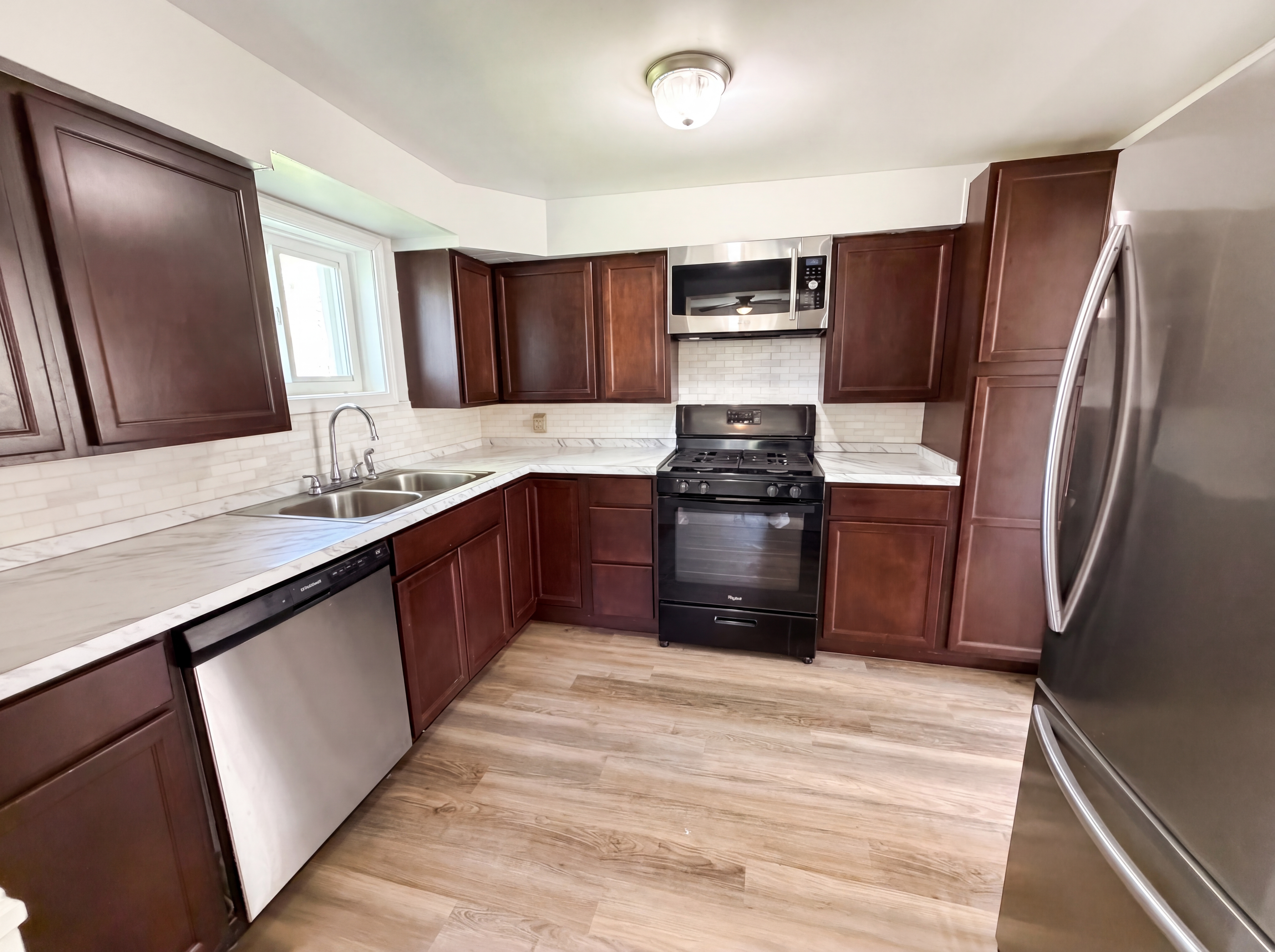 Photo 17 of 21 of 10338 Electric Blvd, Northfield, OH