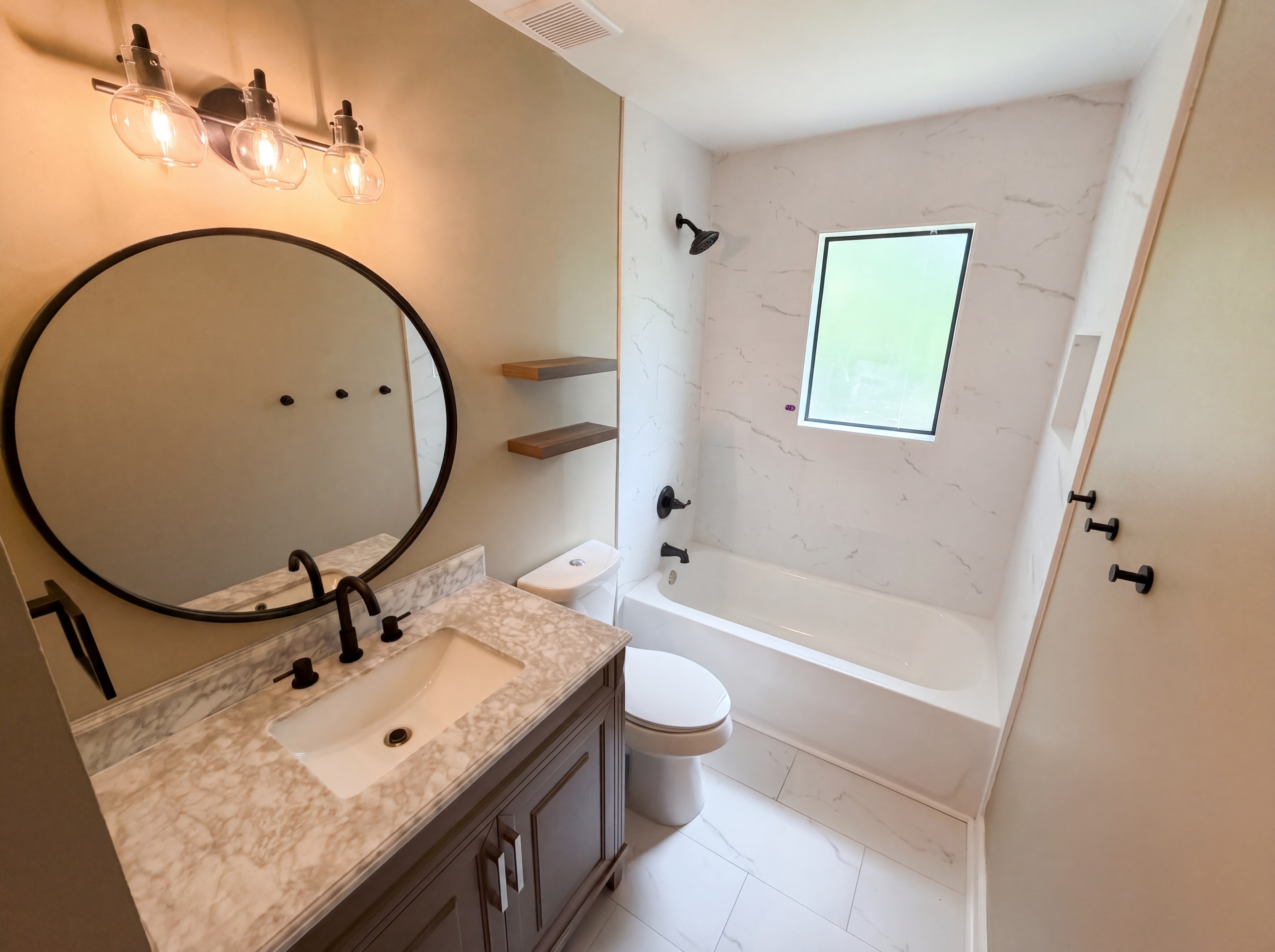 Photo 15 of 38 of 1772 Huntingford Dr, Marietta, GA
