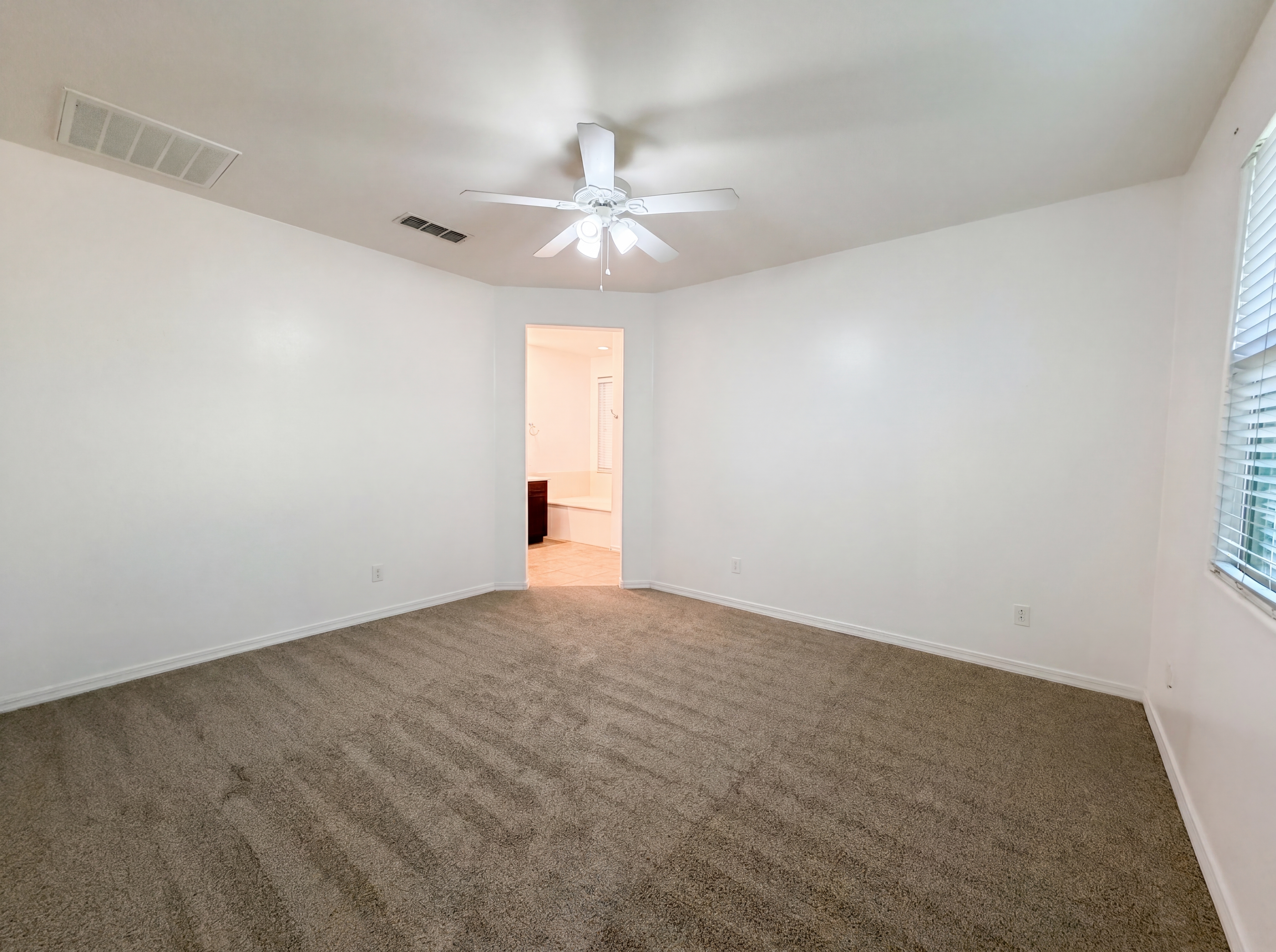 Photo 15 of 23 of 112 E Bernie Ln, Gilbert, AZ