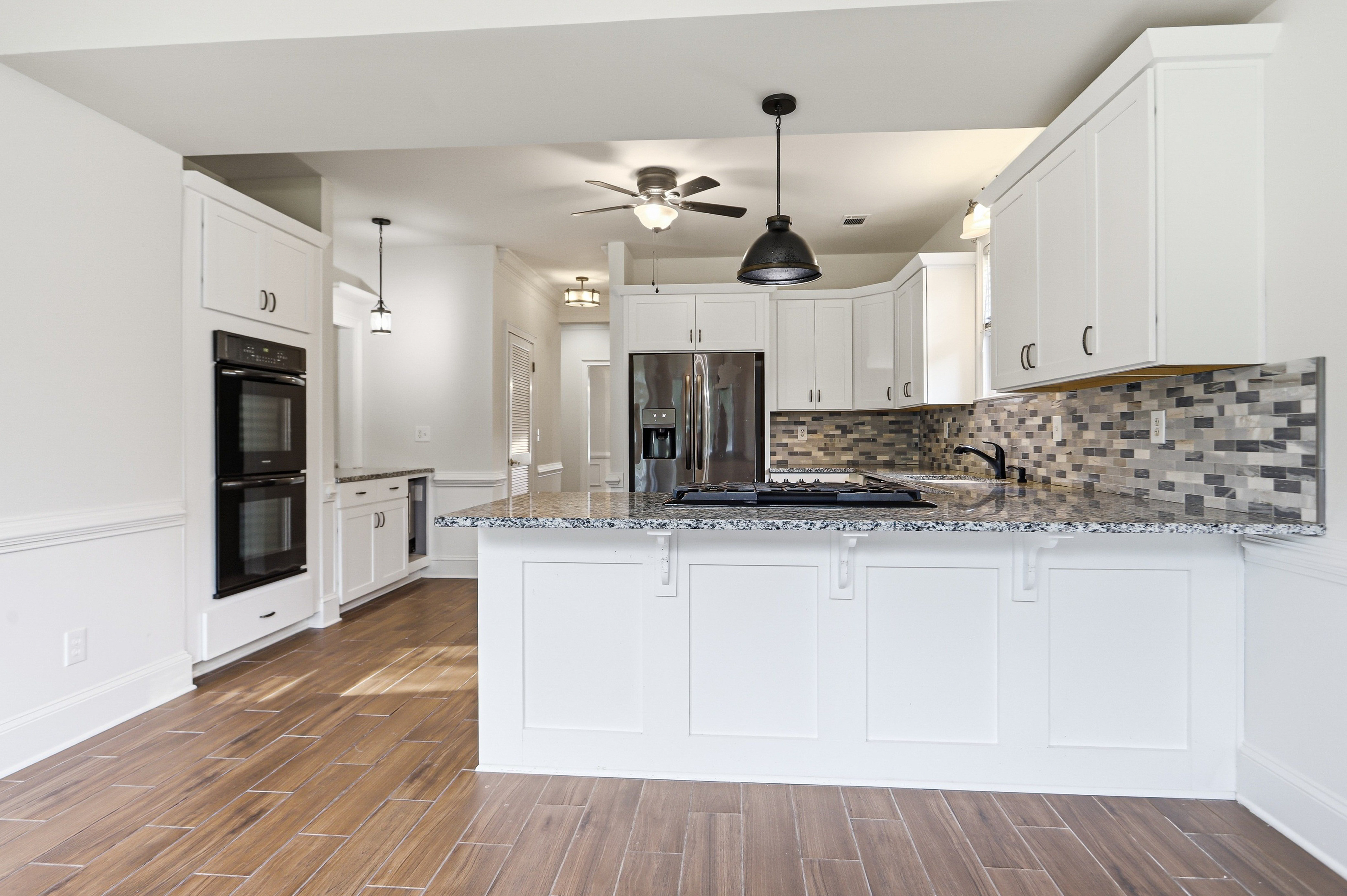 Photo 11 of 28 of 1102 Timber Glen Ct SW, Lilburn, GA