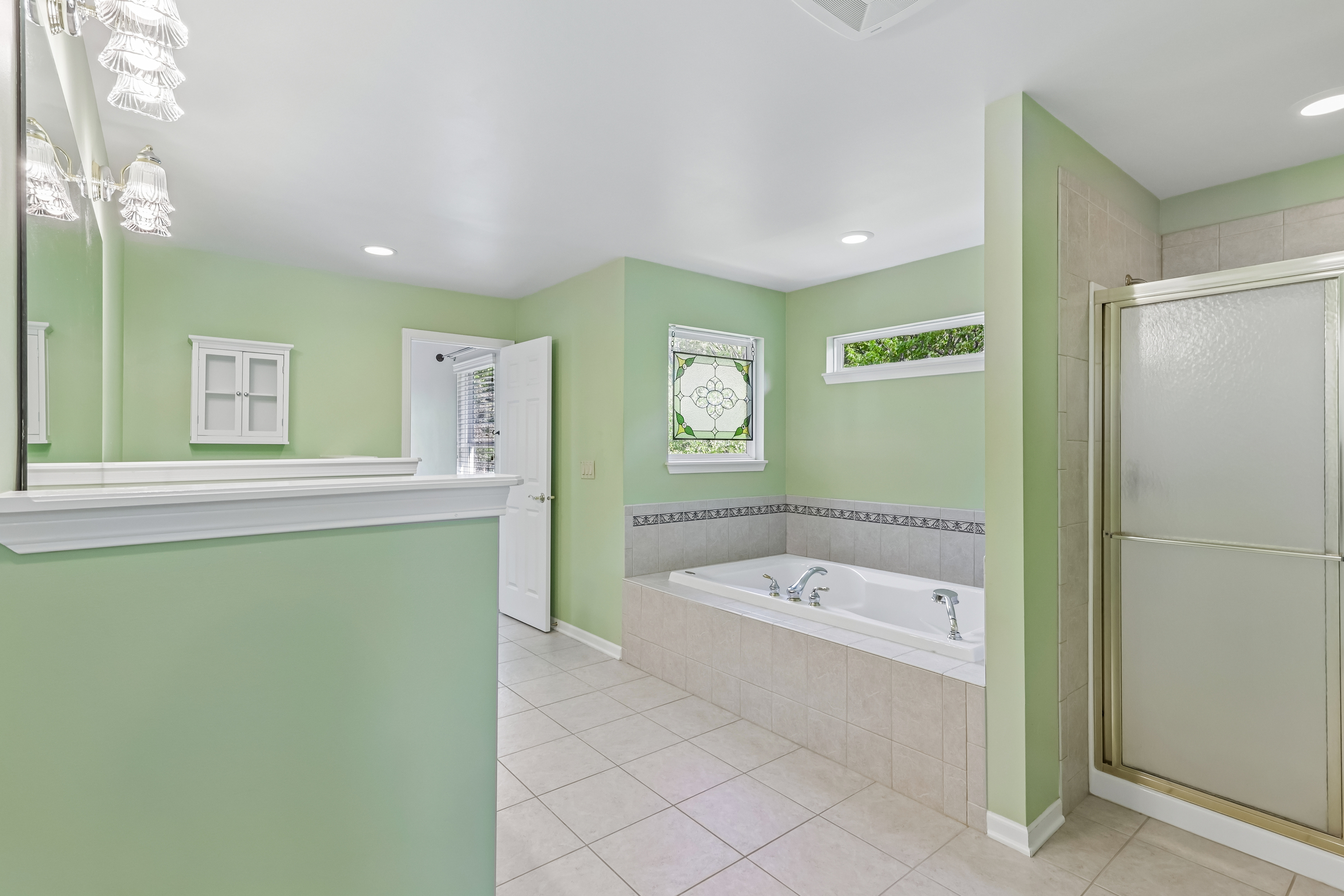 Photo 36 of 41 of 426 Heatherwood Dr, Oswego, IL