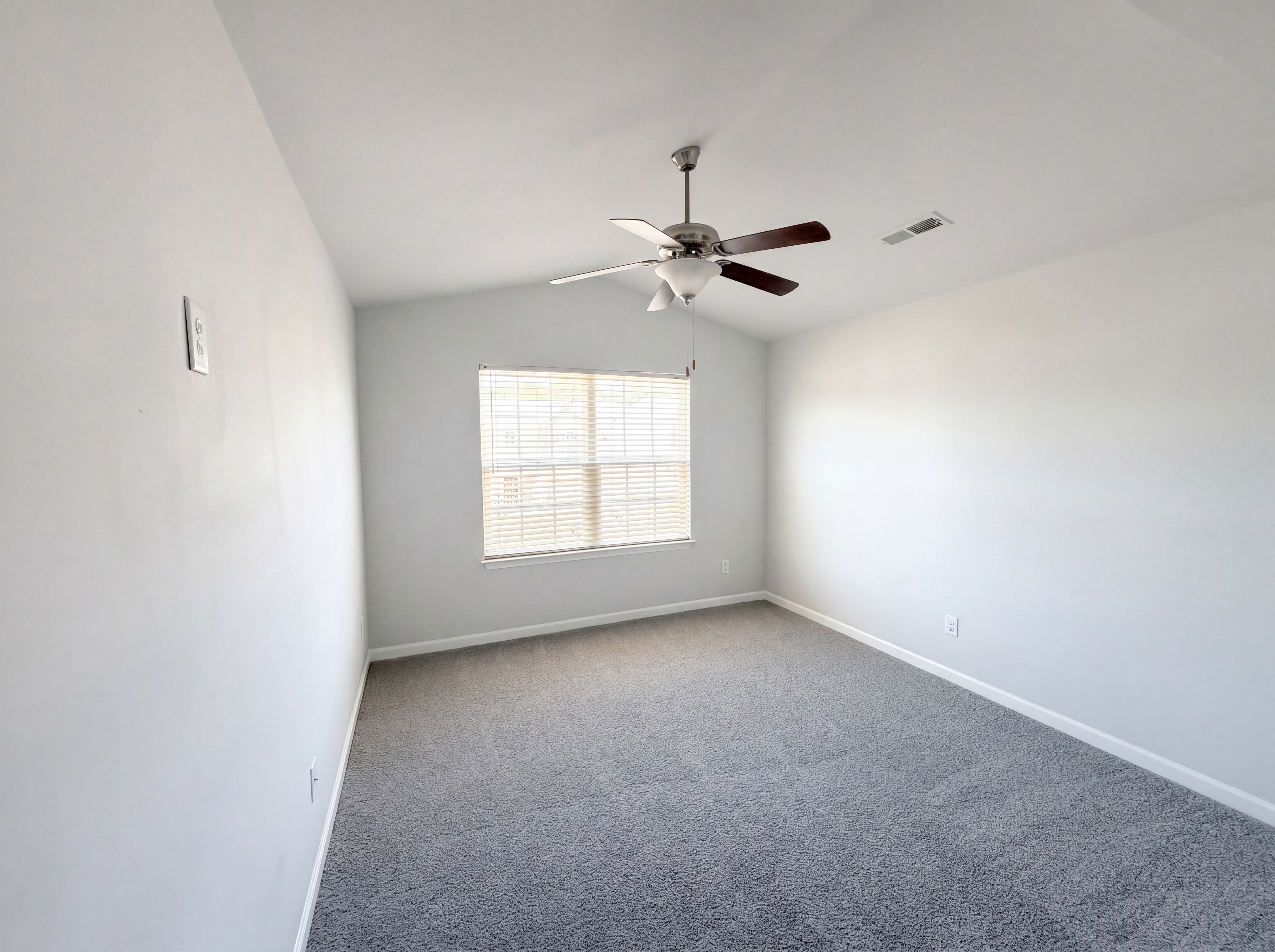 Photo 4 of 16 of 4716 Queen Pierrette St, Raleigh, NC