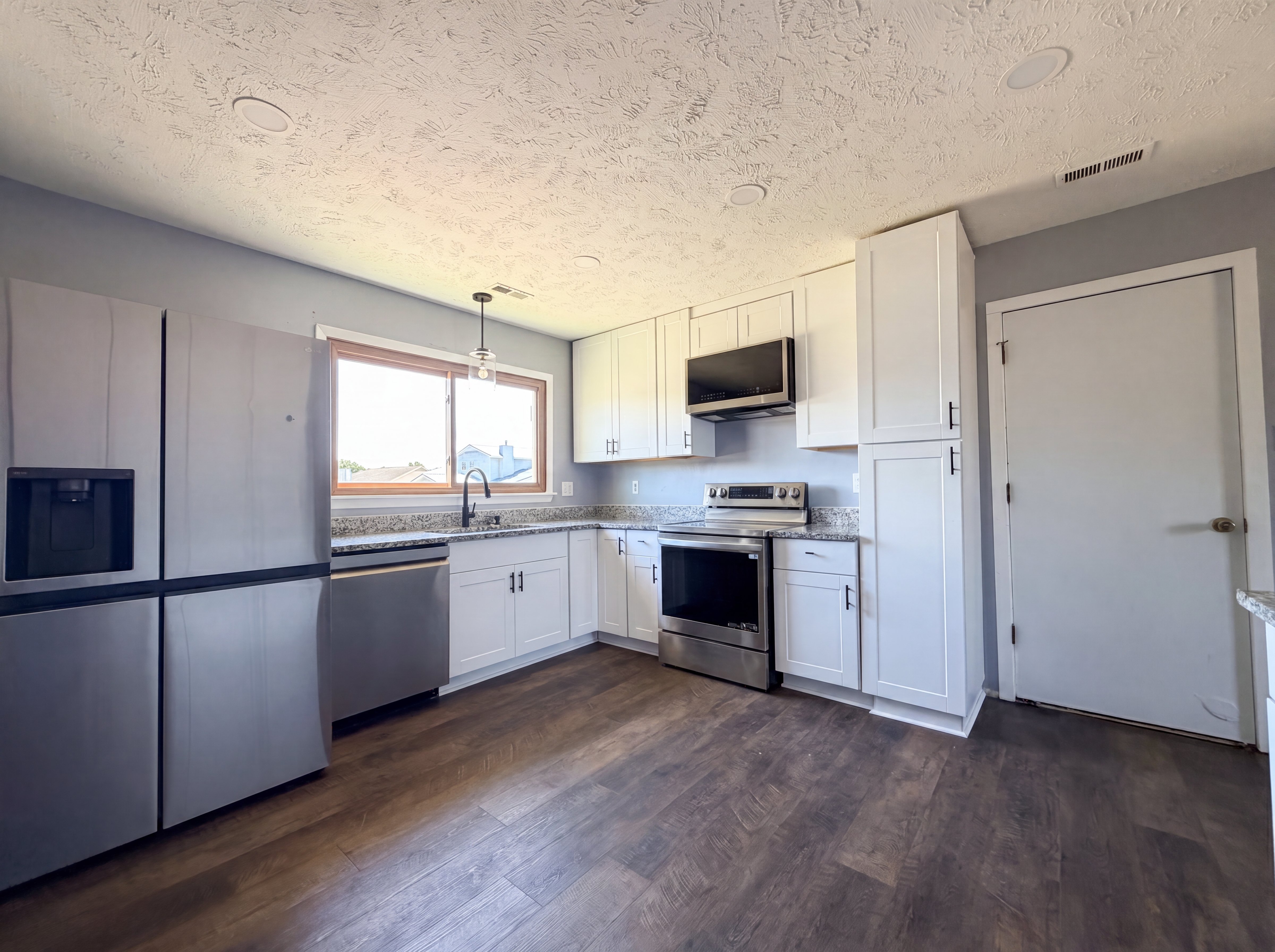 Photo 2 of 16 of 1512 Dovetail Dr, Fayetteville, NC