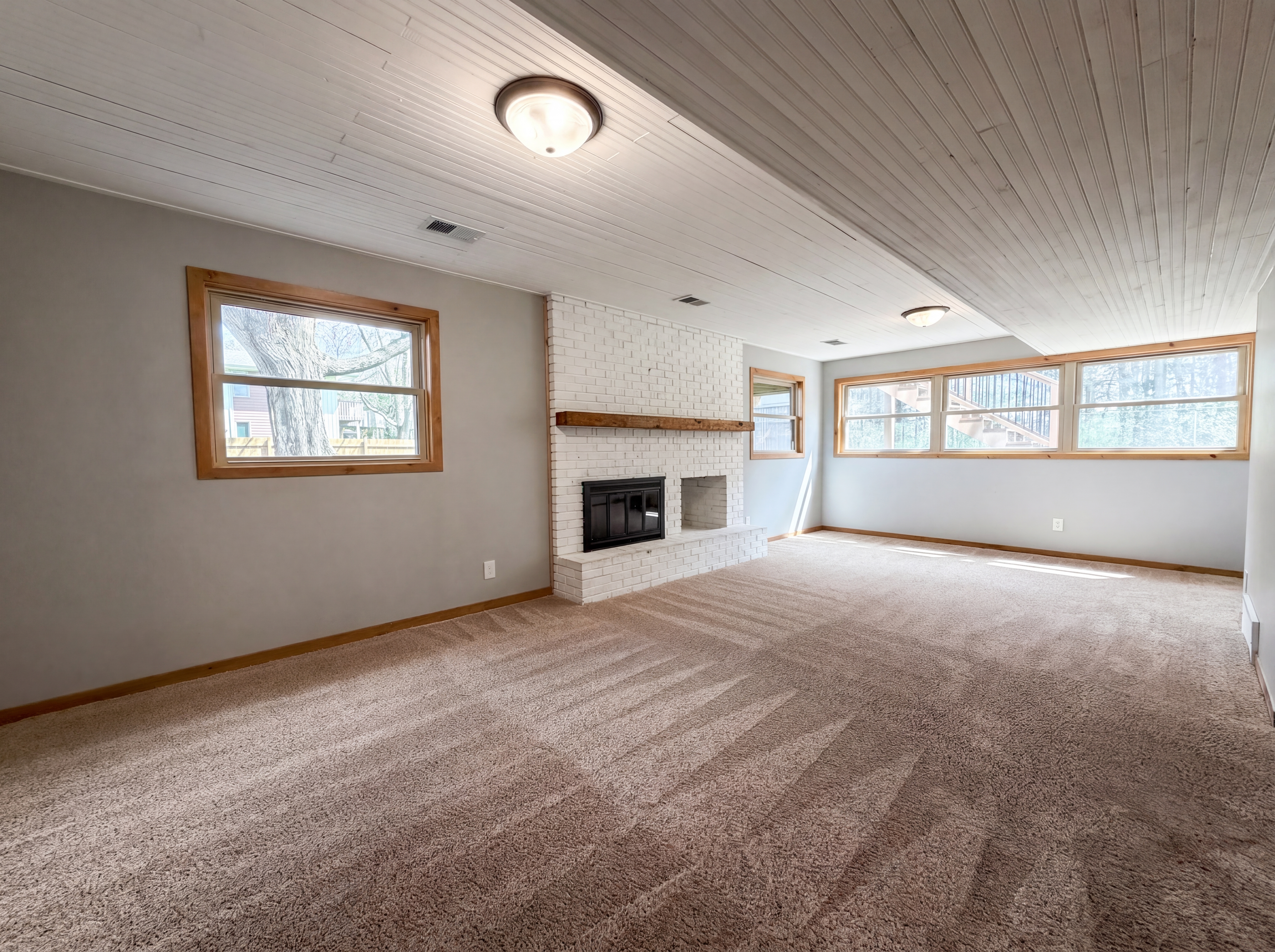 Photo 3 of 25 of 608 Lower Heritage Way, Farmington, MN