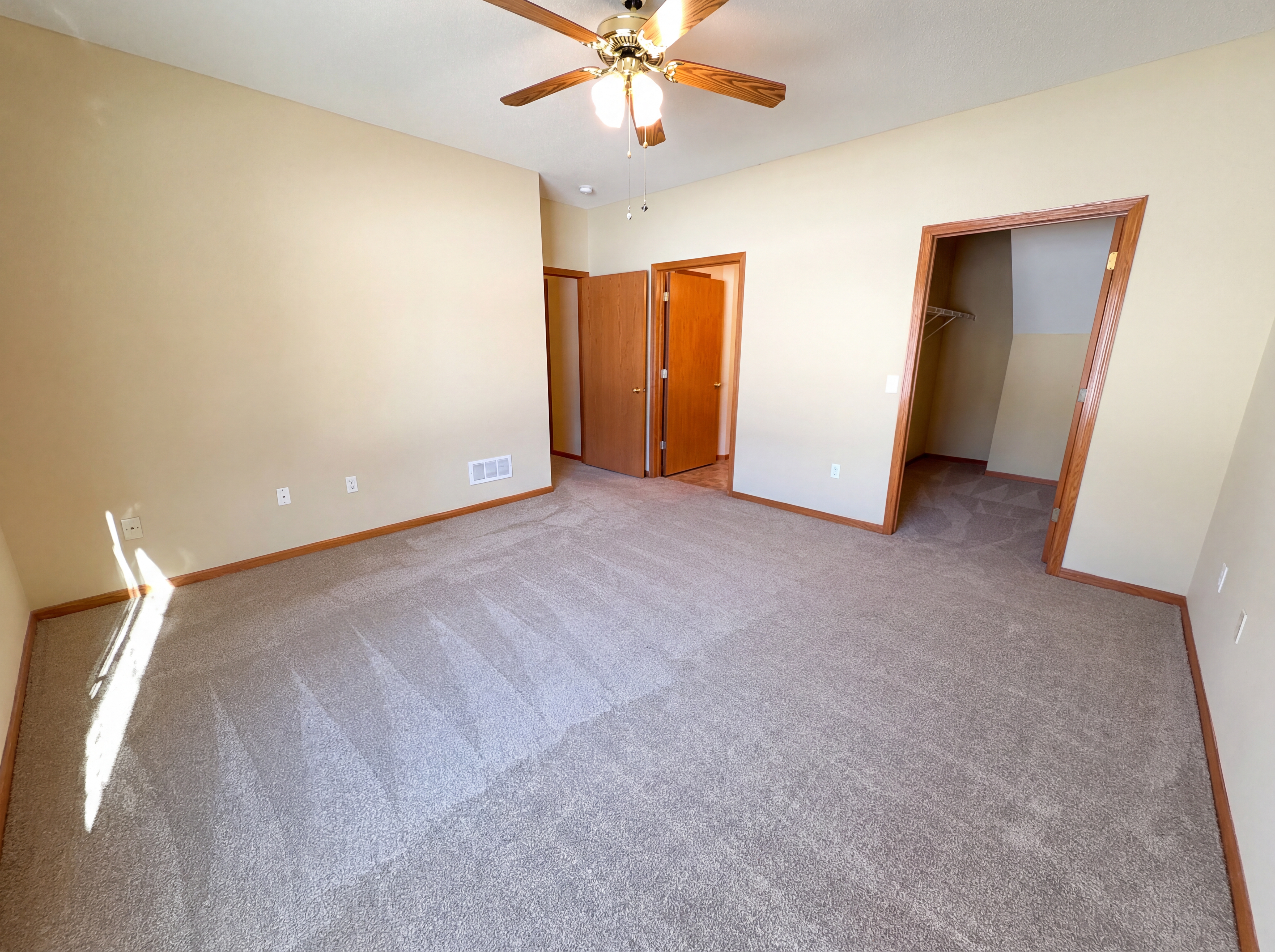 Photo 4 of 18 of 1220 Bergmann Dr, Stillwater, MN