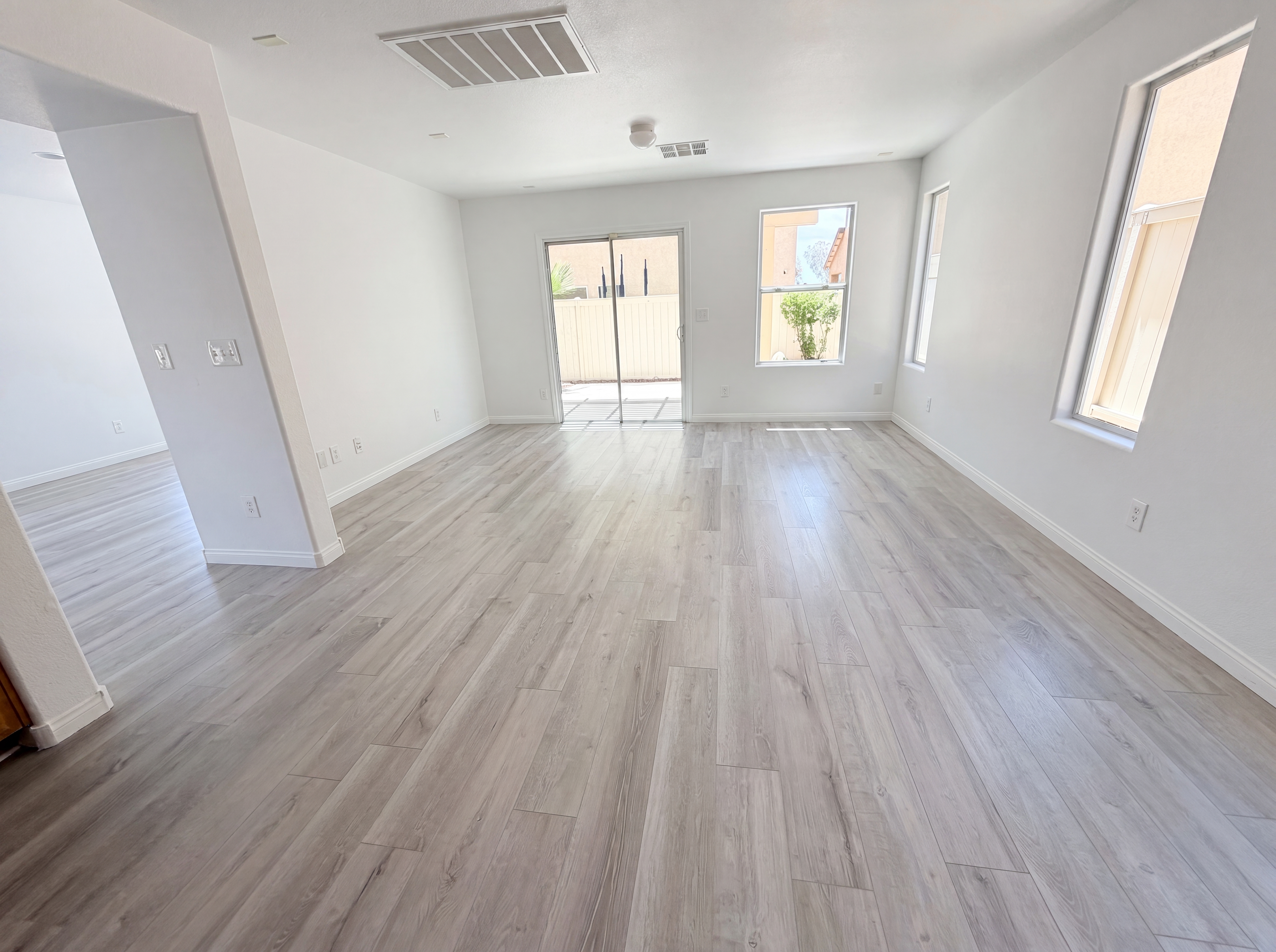 Photo 8 of 51 of 9069 Amanda Creek Ct, Las Vegas, NV