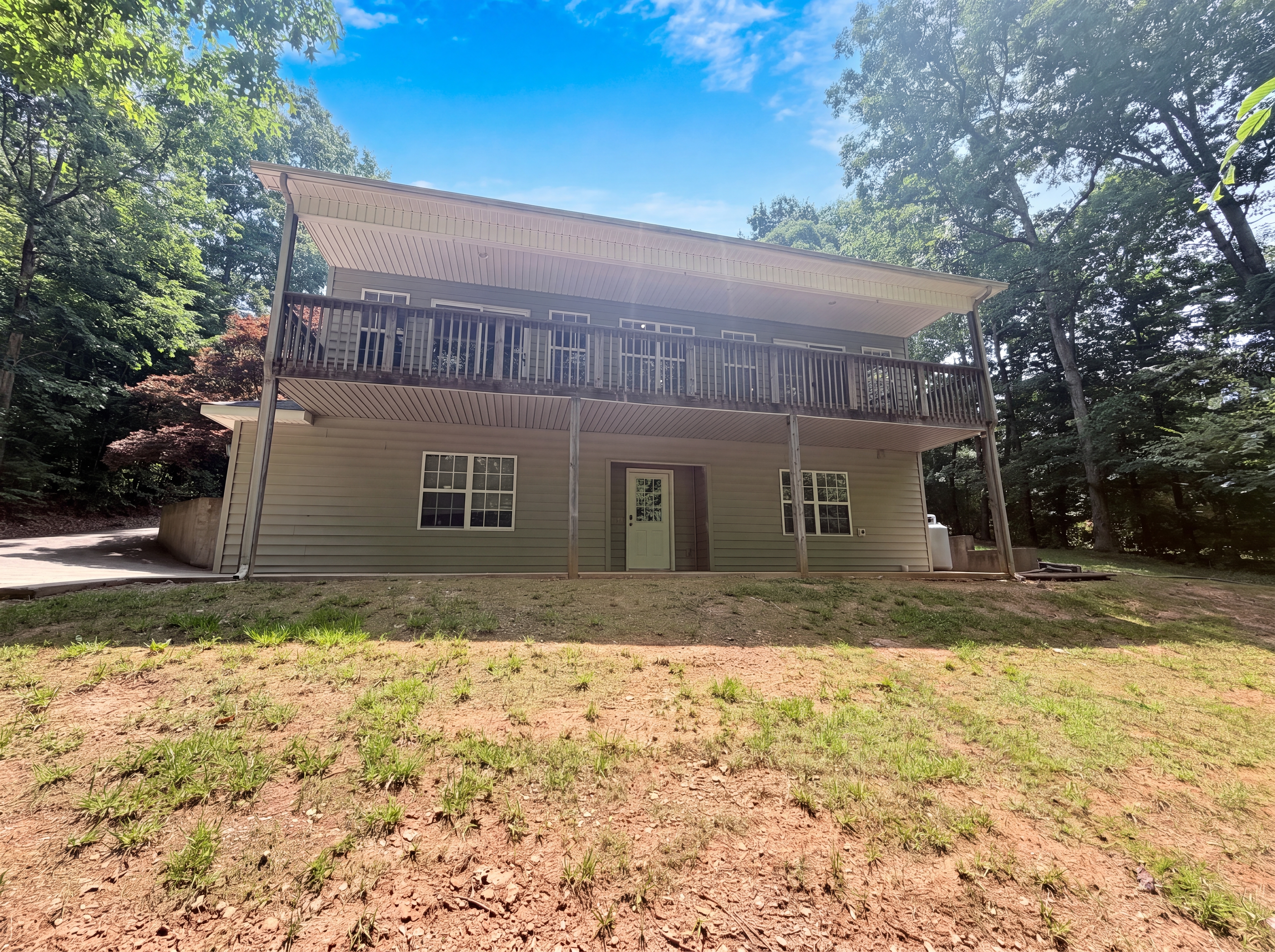 Photo 5 of 17 of 221 Grandview Dr, Statesville, NC