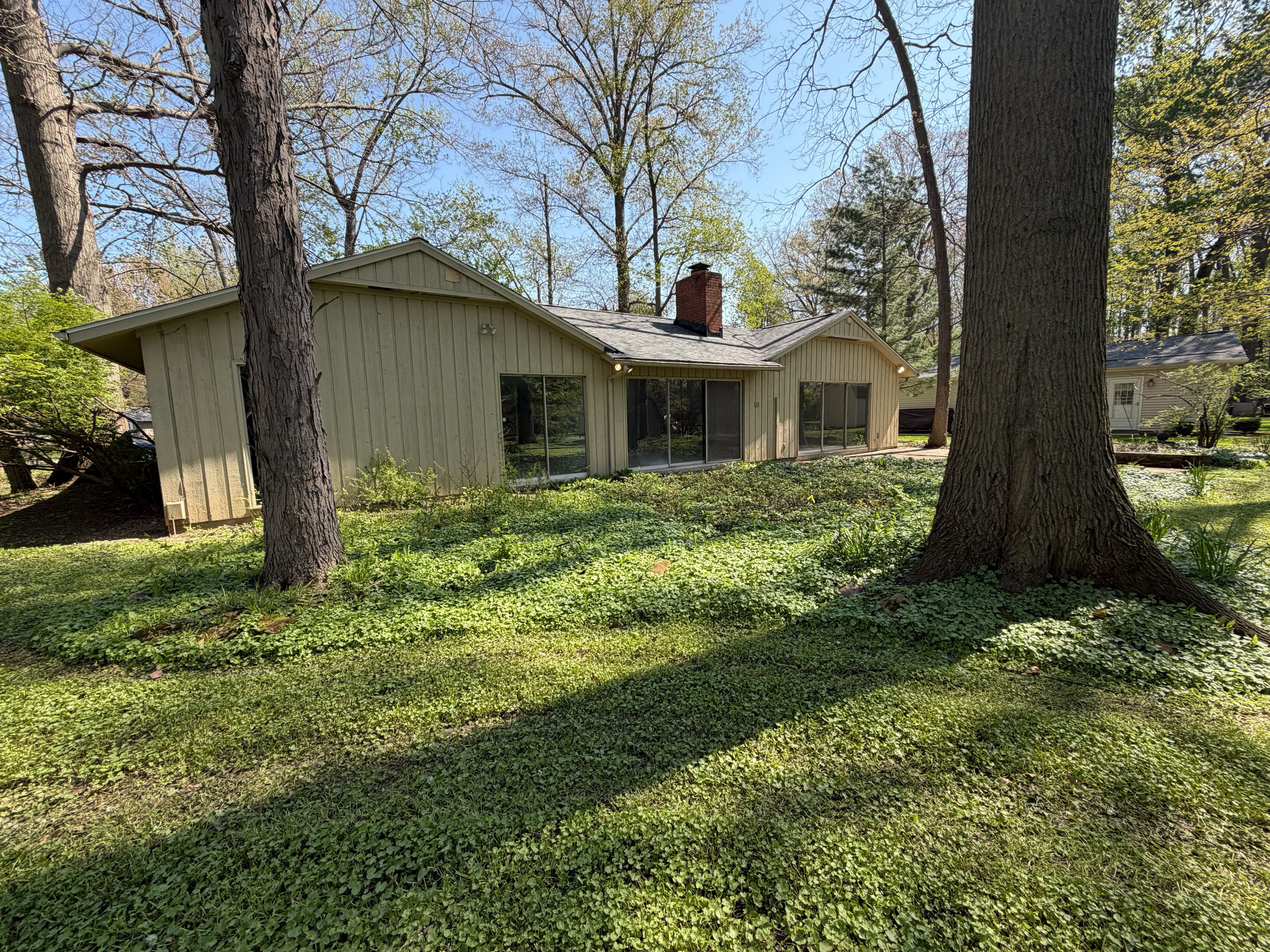 Photo 5 of 21 of 5896 Mills Creek Ln, North Ridgeville, OH