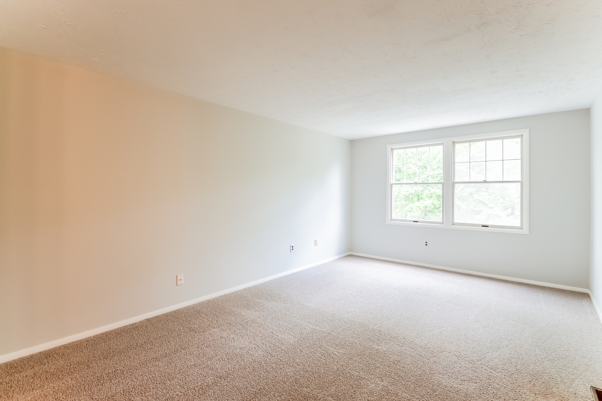 Photo 4 of 22 of 9908 Rickover Ct, Manassas, VA