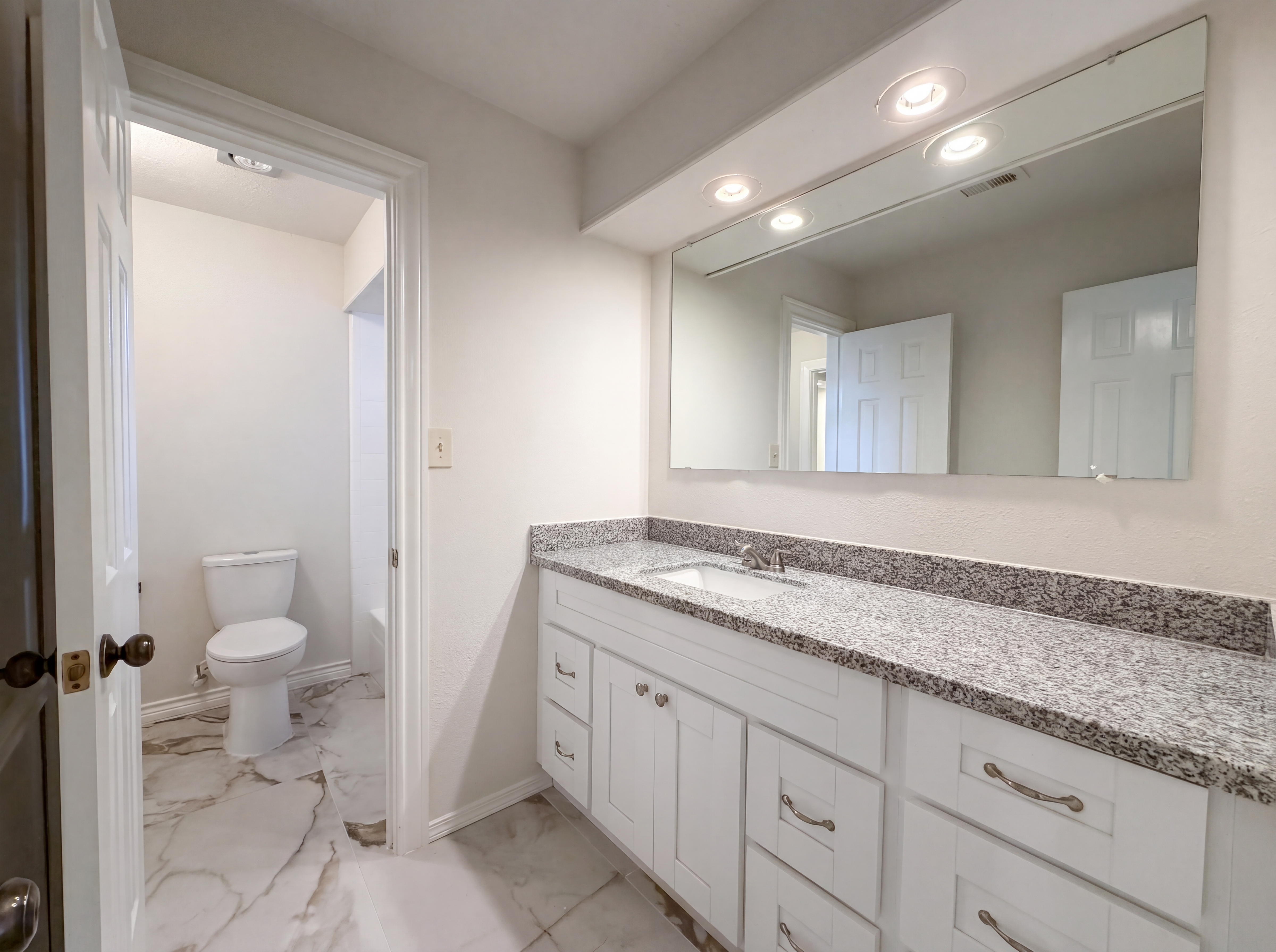 Photo 19 of 27 of 6902 Fawncliff Dr, Houston, TX