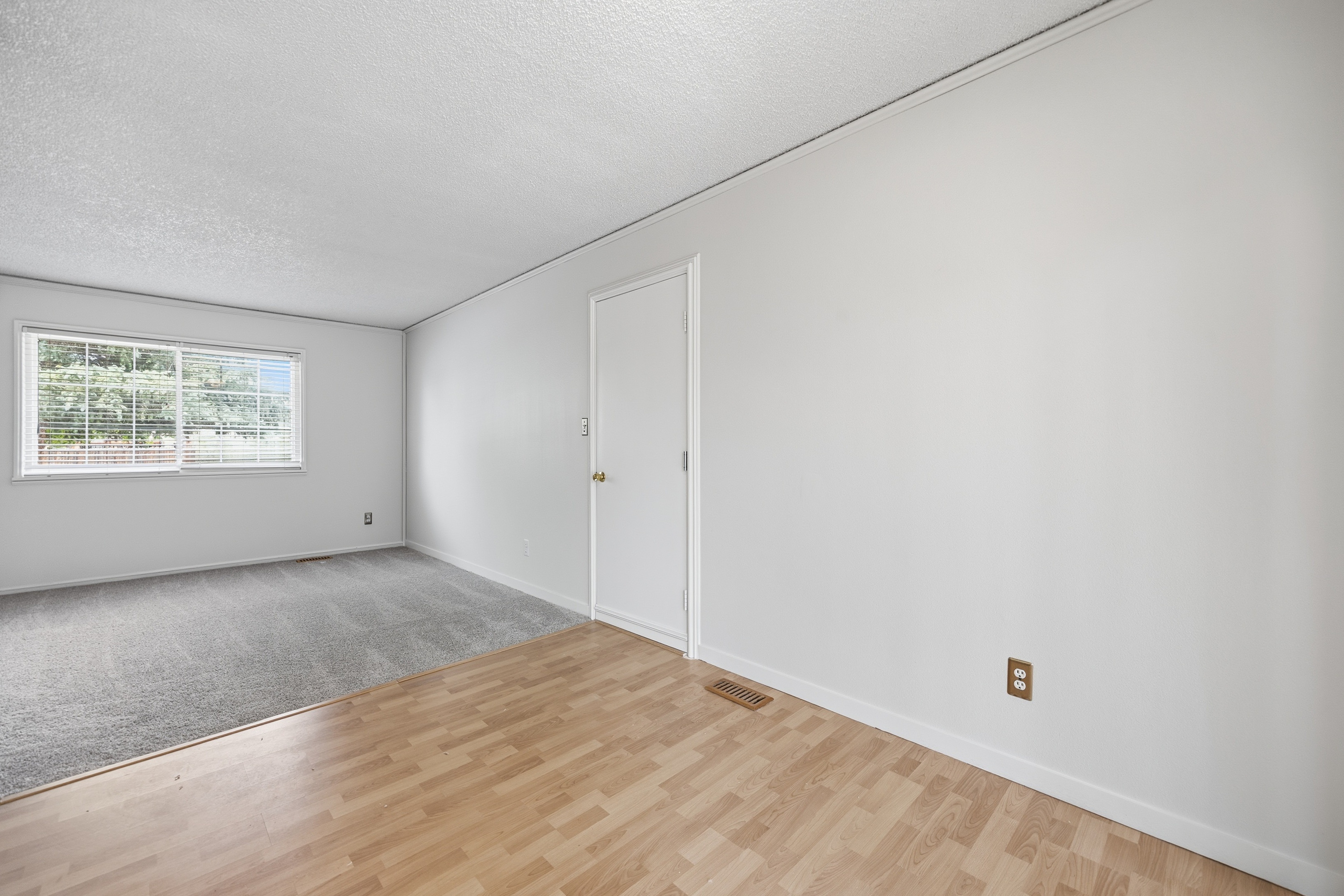 Photo 15 of 34 of 3045 Zephyr Dr, Colorado Springs, CO