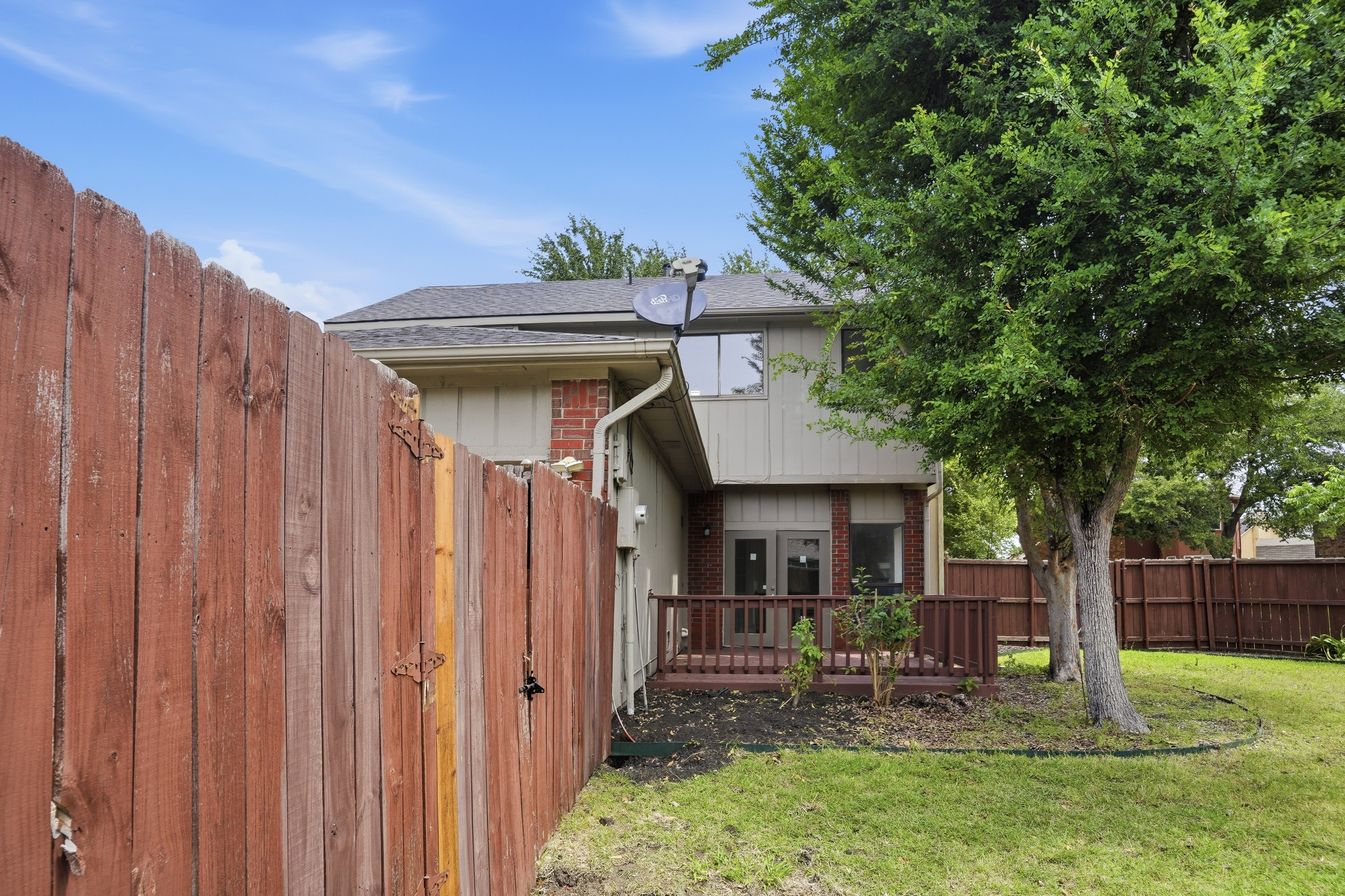 Photo 29 of 31 of 2142 Falcon Ridge Dr, Carrollton, TX