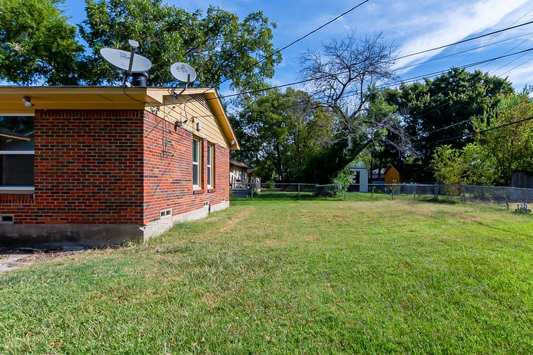 Photo 21 of 23 - 1618 Ridgeview St, Mesquite, TX 75149