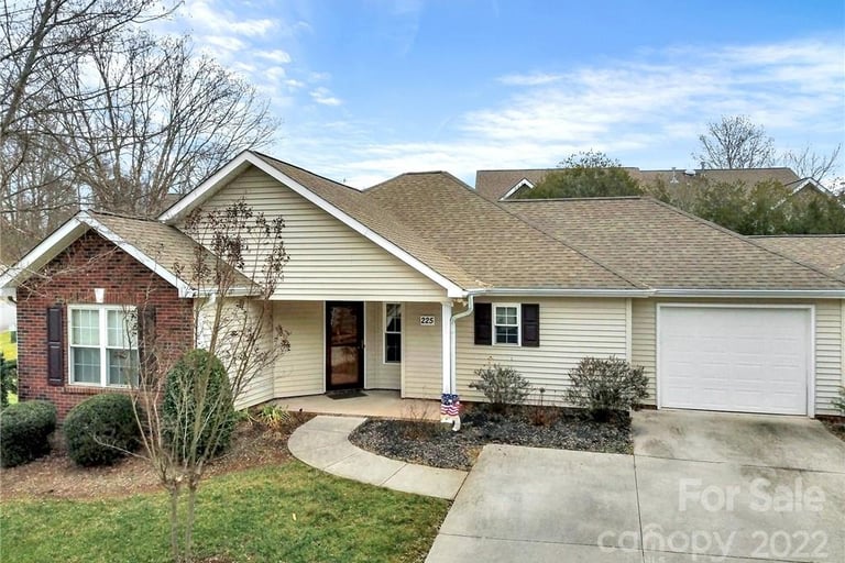 225 Oak Village Pkwy, Mooresville, NC 28117 Opendoor