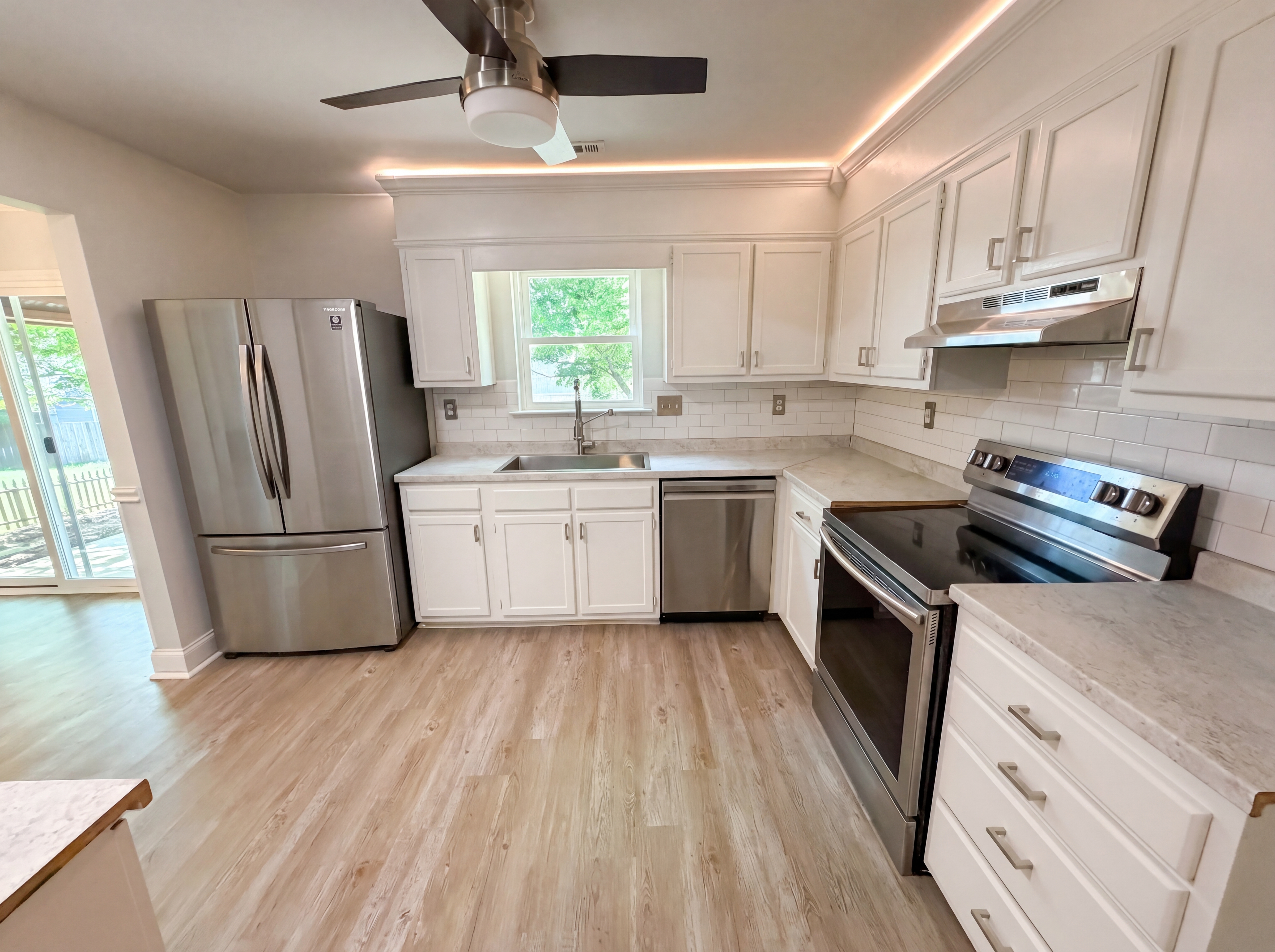 Photo 2 of 20 of 6 Pinellas Ct, Simpsonville, SC